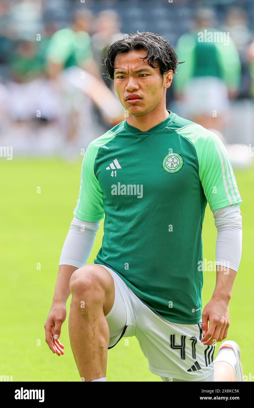 Reo Hatate, footballeur professionnel, joue actuellement pour le Celtic FC. Image prise lors d'un entraînement et d'une séance d'échauffement avant match. Banque D'Images