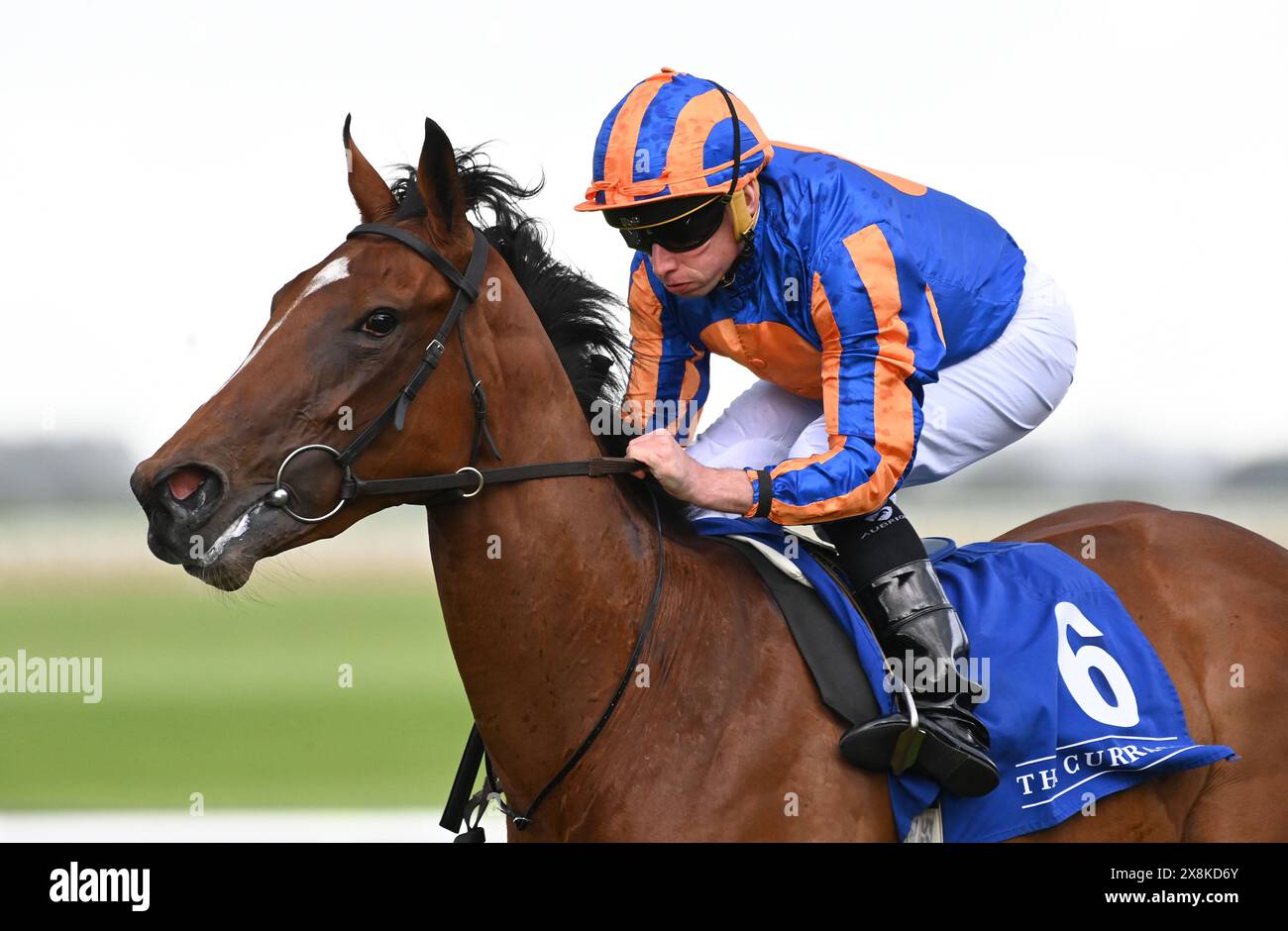 Heavens Gate et Ryan Moore remportent le Trainor Stone and Tile Irish EBF Fillies Maiden lors du Tattersalls Irish Guineas Festival Day 3 à Curragh Racecourse, dans le comté de Kildare. Date de la photo : dimanche 26 mai 2024. Banque D'Images