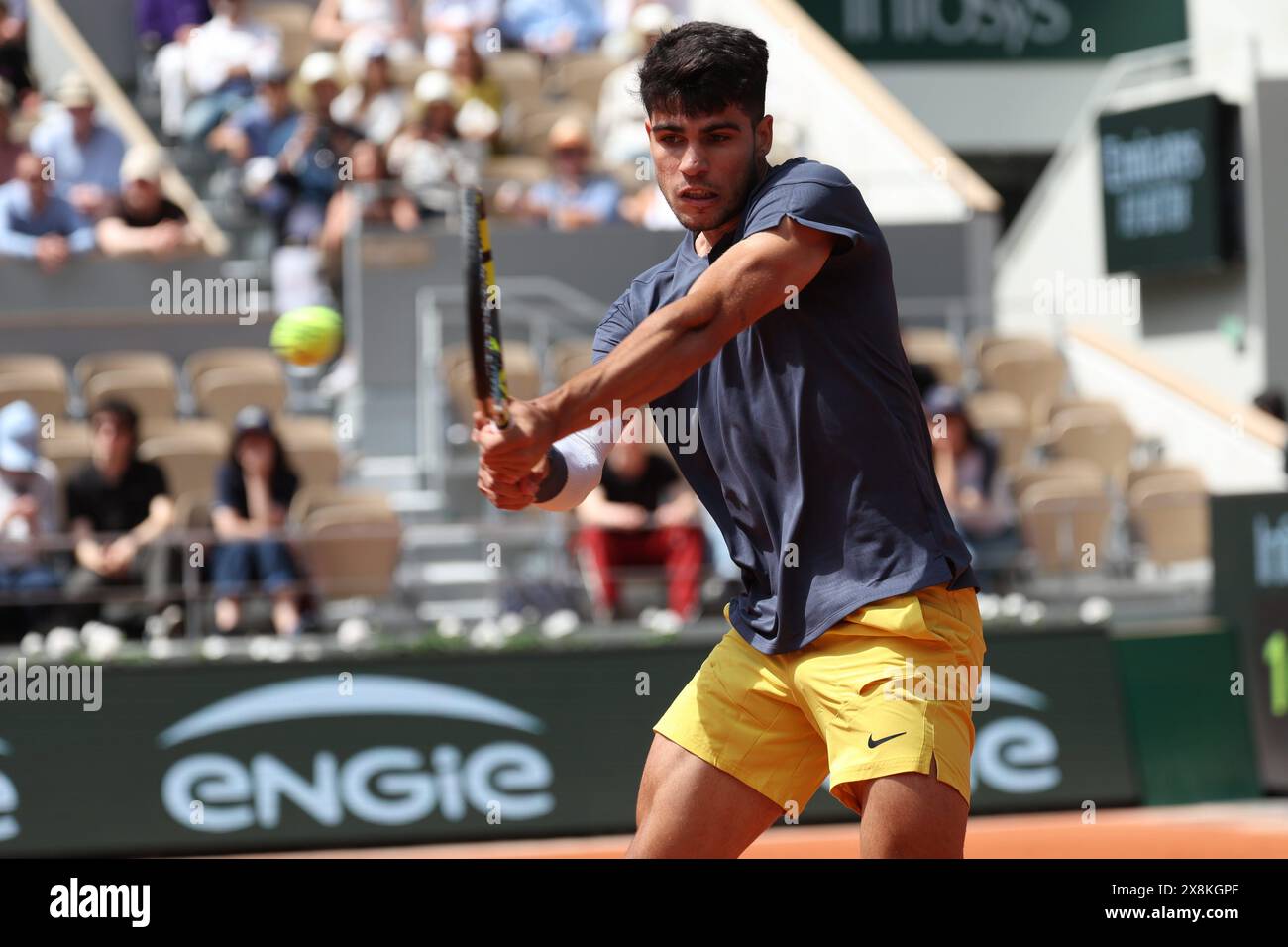 Paris, France. 26 mai 2024. © PHOTOPQR/LE PARISIEN/le Parisien/Arnaud Journois ; PARIS ; 26/05/2024 ; TENNIS, ROLAND GARROS 2024, SIMPLE MESSIEURS, COUR PHILIPPE CHATRIER/CARLOS ALCARAZ vs JJ WOLF /PHOTO LE PARISIEN/ARNAUD JOURNOIS tournoi de tennis français à Paris le 26 mai 2024. Crédit : MAXPPP/Alamy Live News Banque D'Images