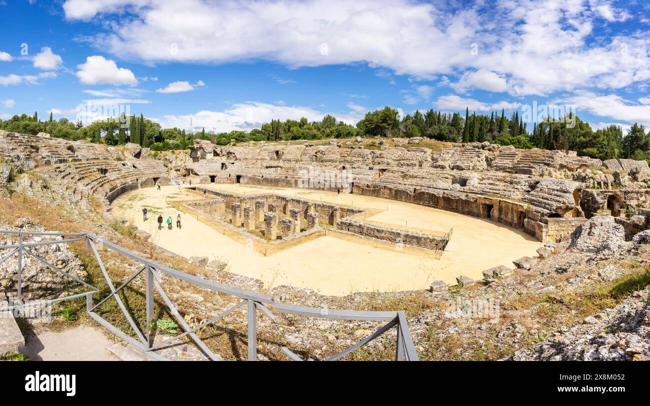 Amphithéâtre Italica, époque de l'empereur Hadrien, années 117-138., Italica, ancienne ville romaine, 206 av. J.-C. Andalousie, Espagne Banque D'Images