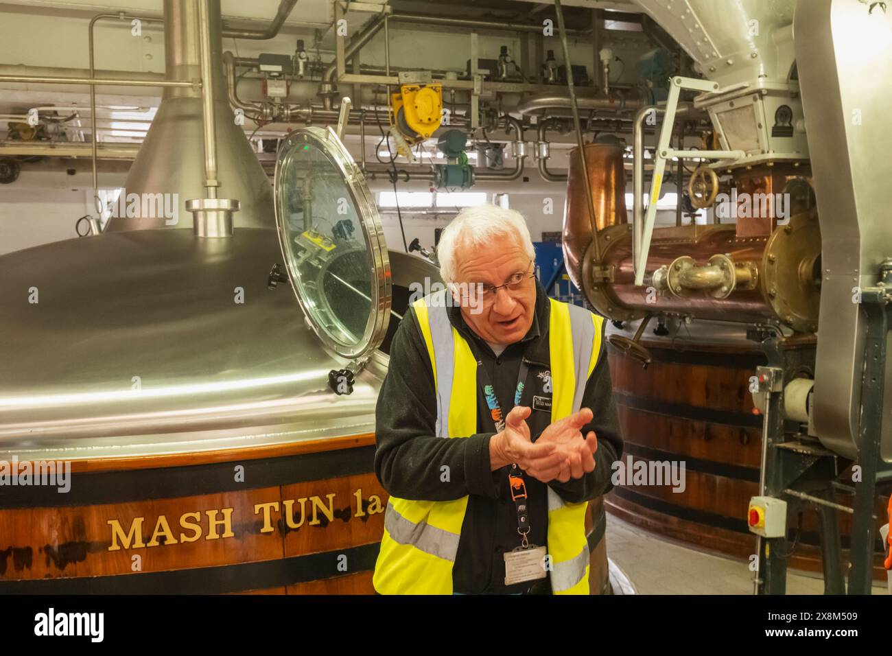 Angleterre, Kent, Faversham, Shepherd Neame, le plus vieux brasseur de Grande-Bretagne, guide touristique de la brasserie expliquant le processus de brassage Banque D'Images