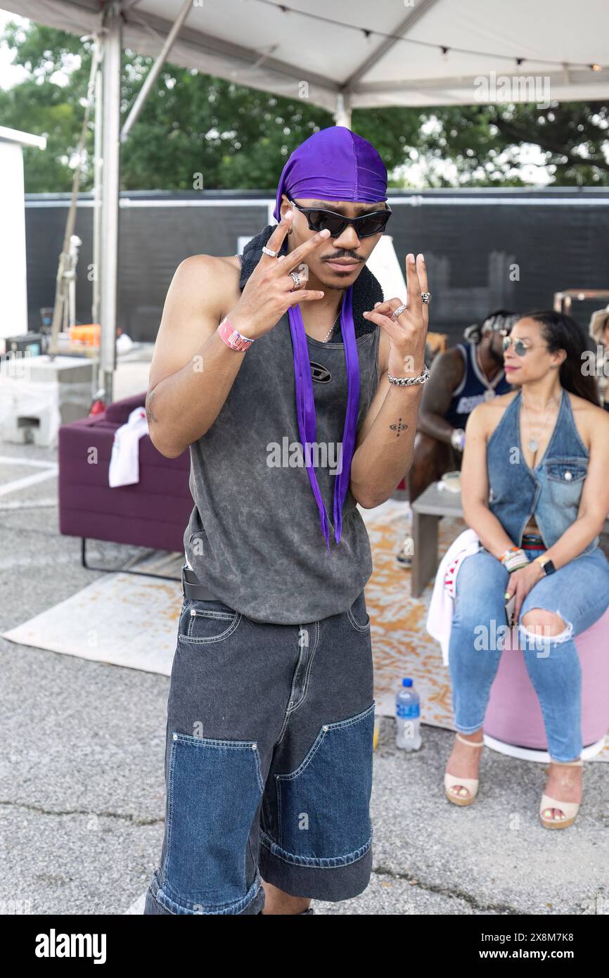 Dallas, États-Unis. 25 mai 2024. L'artiste Josh Levi en coulisses du TwoGether Land Festival qui s'est tenu à Fair Park à Dallas, Texas, le 25 mai 2024. (Photo de Jay Wiggins/Sipa USA) crédit : Sipa USA/Alamy Live News Banque D'Images