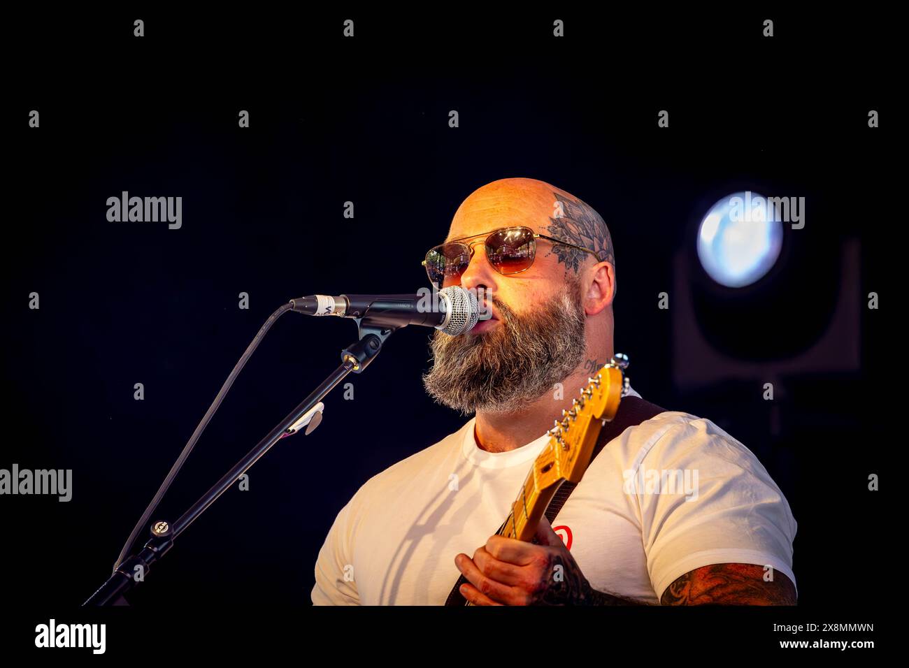 Warrington, Cheshire, Royaume-Uni. 25 mai 2024. Warrington Music Festival 2024, tenu dans l'ancien marché du Golden Square, a accueilli de nombreux groupes locaux, y compris 'The Bemonts' Credit : John Hopkins/Alamy Live News Banque D'Images