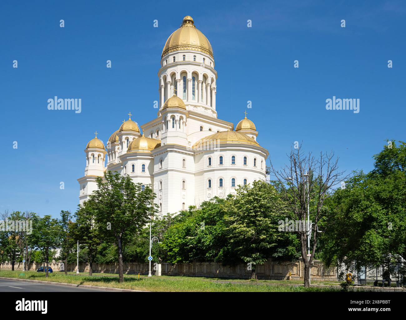 Bucarest, Roumanie. 24 mai 2024. Vue sur la cathédrale du Salut du peuple dans le centre-ville Banque D'Images