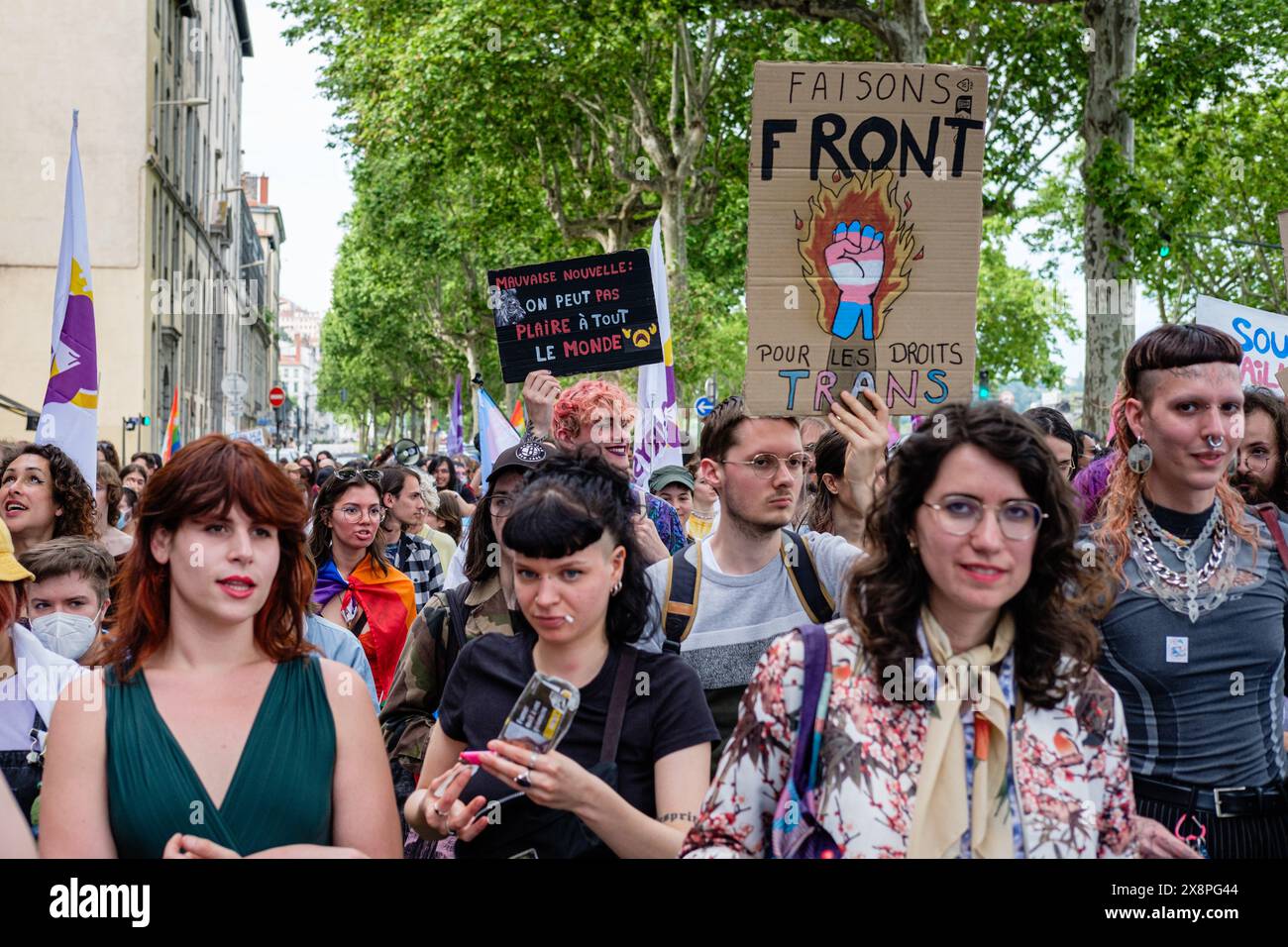 Manifestation et mobilisation pour les droits trans convoquée par l’association riposte trans. Banque D'Images