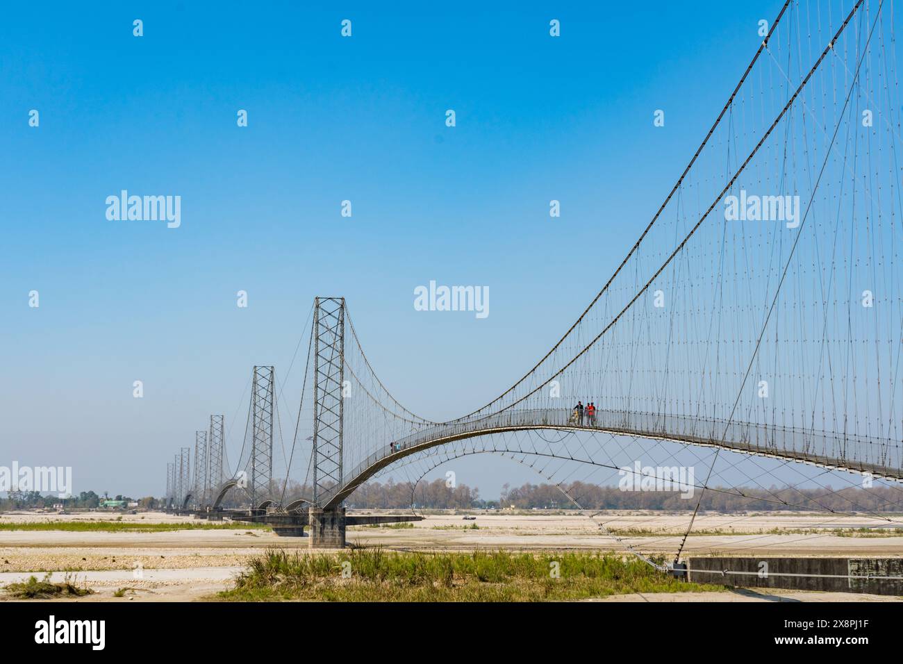 Long pont suspendu Kanchanpur Dodhara Chadani Pont de la rivière Mahakali à Mahendranagar, Népal Banque D'Images