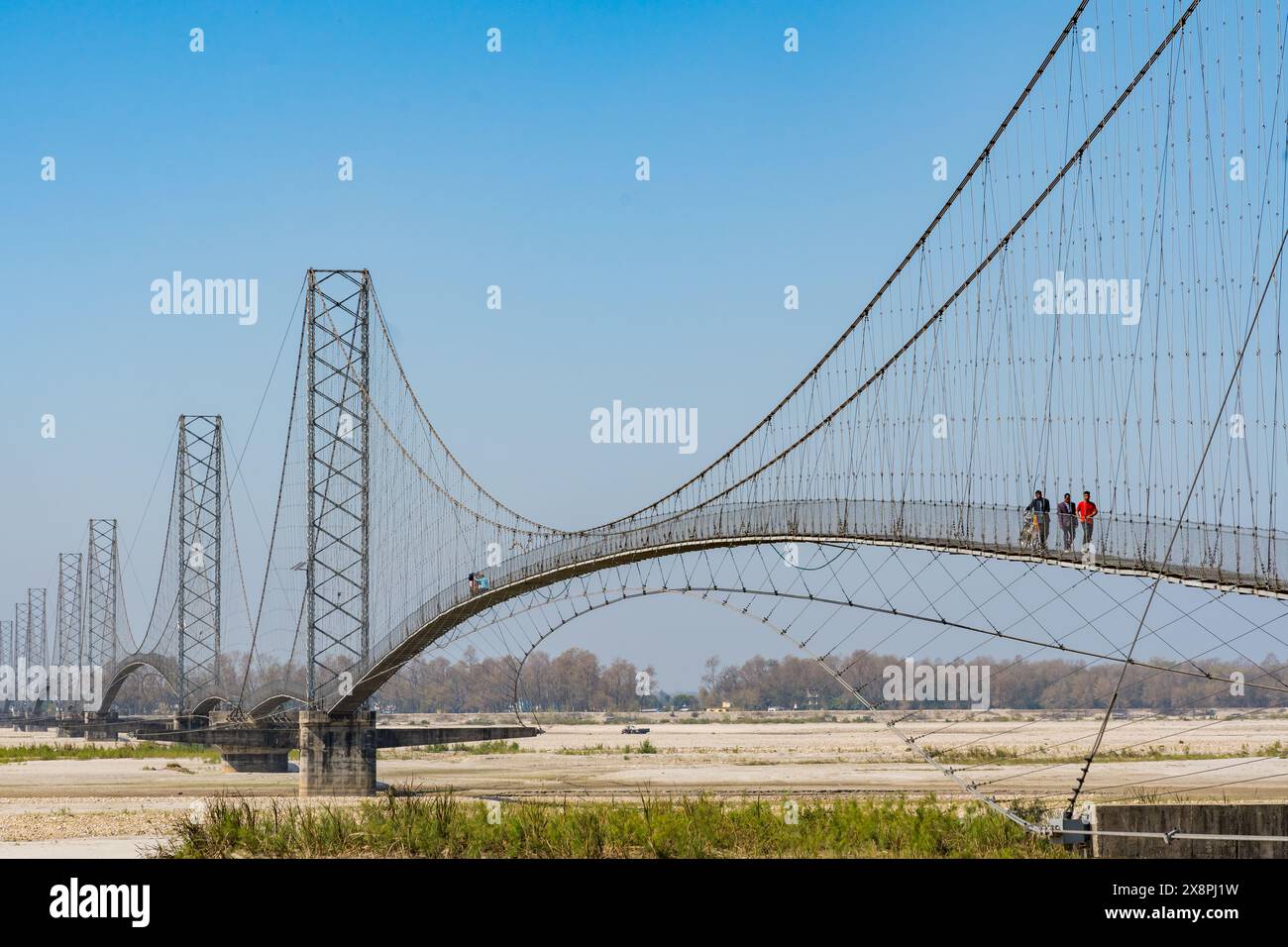Long pont suspendu Kanchanpur Dodhara Chadani Pont de la rivière Mahakali à Mahendranagar, Népal Banque D'Images
