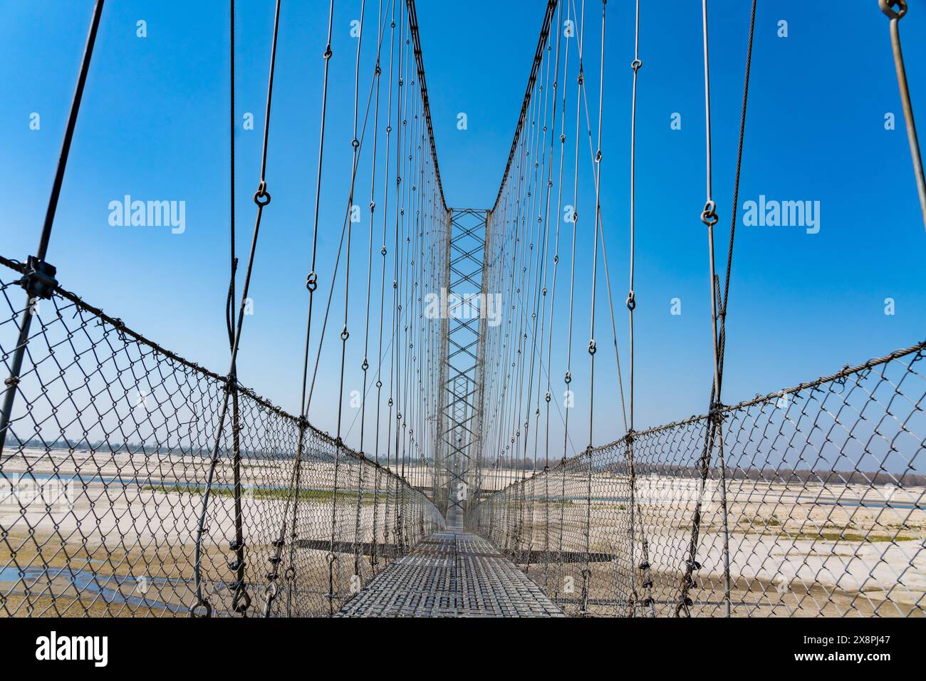Long pont suspendu Kanchanpur Dodhara Chadani Pont de la rivière Mahakali à Mahendranagar, Népal Banque D'Images