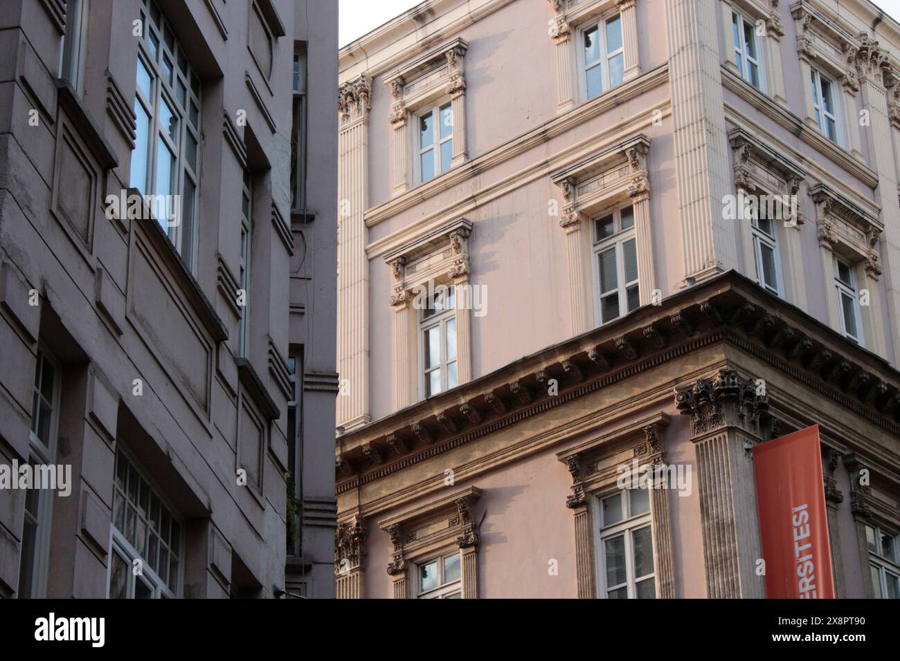 ISTANBUL/TURQUIE – AOÛT 2023 : architecture néo-classique Banque D'Images