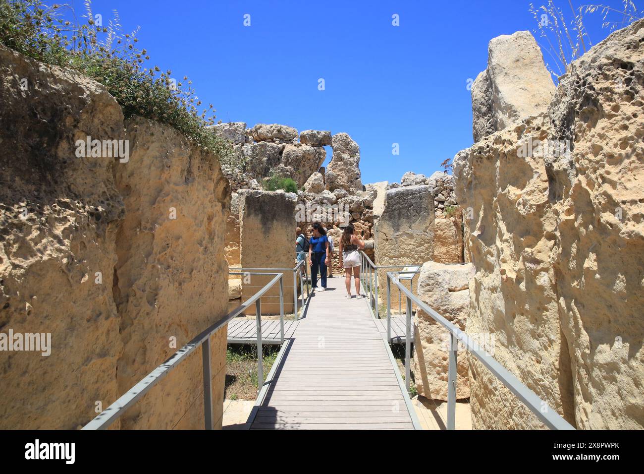 Gozo, Malte. 26 mai 2024. Visite des temples de Ggantija, un complexe du patrimoine mondial de l'UNESCO sur l'île de Gozo, Malte, le 26 mai 2024. Crédit : Chen Wenxian/Xinhua/Alamy Live News Banque D'Images