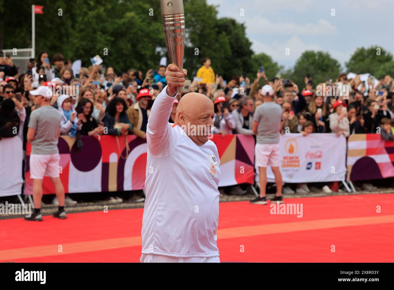 Arrivée du relais de la flamme olympique 2024 à Bordeaux. Thierry Marx célèbre chef. Bordeaux, Gironde, Nouvelle Aquitaine, France. Europe. Crédit : photo de H. Banque D'Images