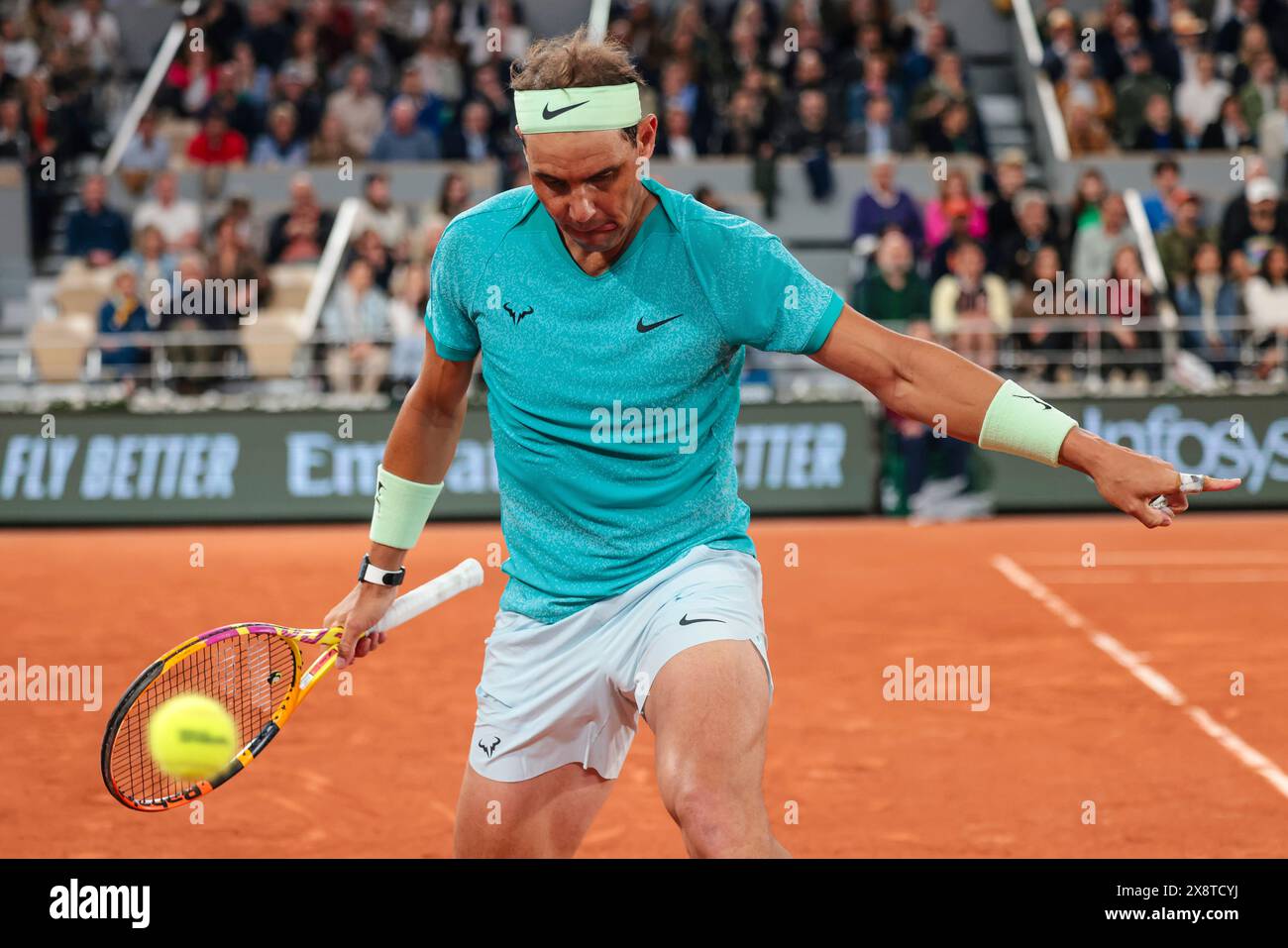 Paris, France. 27 mai 2024. Tennis : Grand Chelem/ATP Tour - Open de France, simple masculin, 1er tour. Zverev (Hambourg) − Nadal (Espagne). Rafael Nadal est en action. Crédit : Frank Molter/dpa/Alamy Live News Banque D'Images