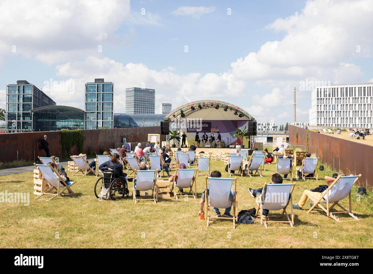 Spreebuehne à l'événement célébrant la démocratie. / La Loi fondamentale fête ses 75 ans, ensemble ce sera une célébration, Berlin, 25.05.2024 Banque D'Images