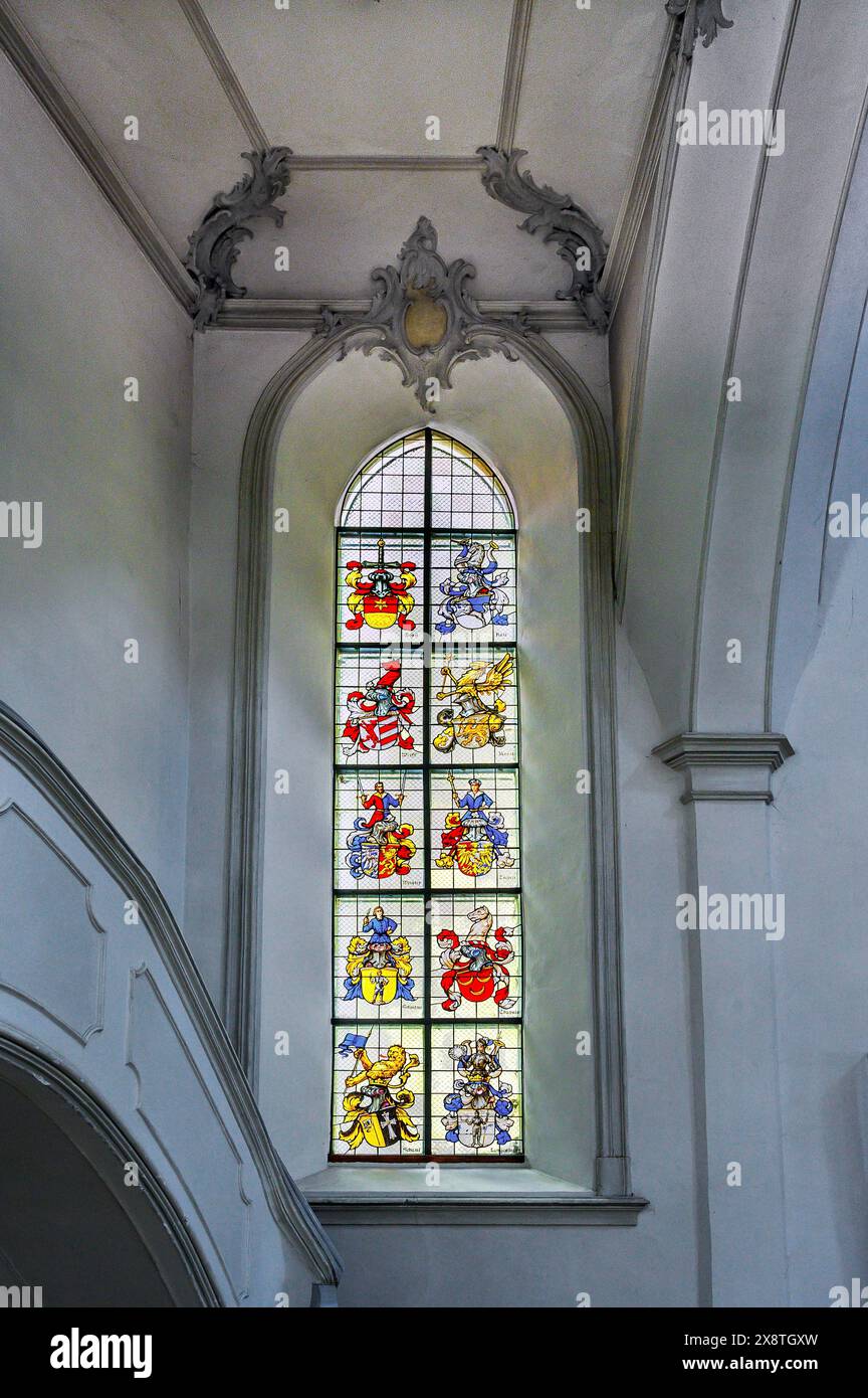 Vitrail coloré, église Mang, Kempten, Allgaeu, Bavaria, Allemagne Banque D'Images