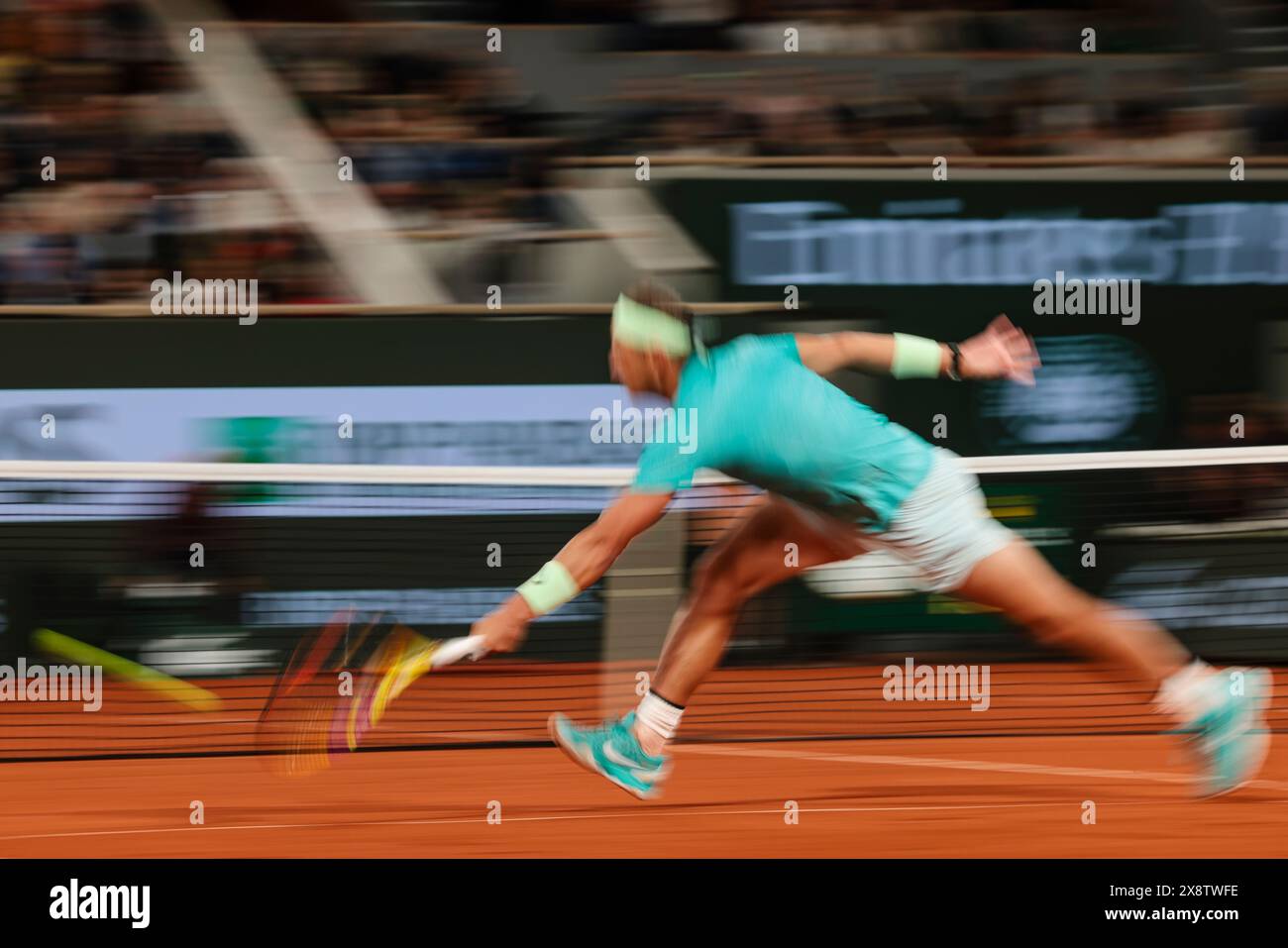 Paris, France. 27 mai 2024. Tennis : Grand Chelem/ATP Tour - Open de France, simple masculin, 1er tour. Zverev (Hambourg) − Nadal (Espagne). Rafael Nadal est en action. Crédit : Frank Molter/dpa/Alamy Live News Banque D'Images