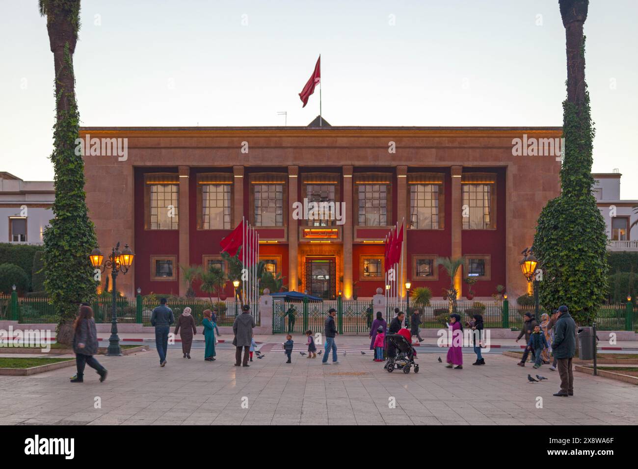 Rabat, Maroc - janvier 25 2019 : Chambre des représentants (français : Chambre des représentants du Maroc, arabe : ﻣﺠﻠﺲ ﺍﻟﻨﻮﺍﺏ) sur l'avenue Mohammed V. Banque D'Images