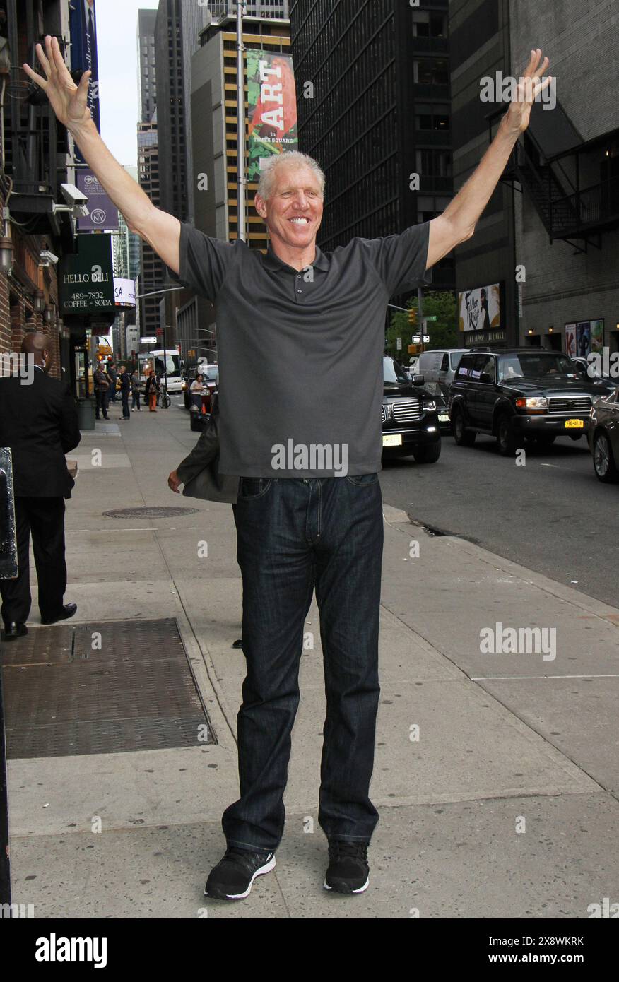 **FICHIER PHOTO** Bill Walton est décédé. NEW YORK, NY - AVRIL 25 : Bill Walton au Late Show avec Stephen Colbert le 25 avril 2018 à New York. Crédit : RW/MediaPunch Banque D'Images