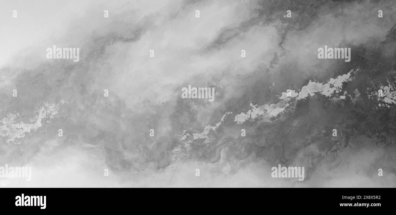Une peinture grise et blanche d'un ciel nuageux avec une ligne grise qui le traverse. La peinture a une sensation sombre et sombre à elle, comme si elle essayait de c Banque D'Images