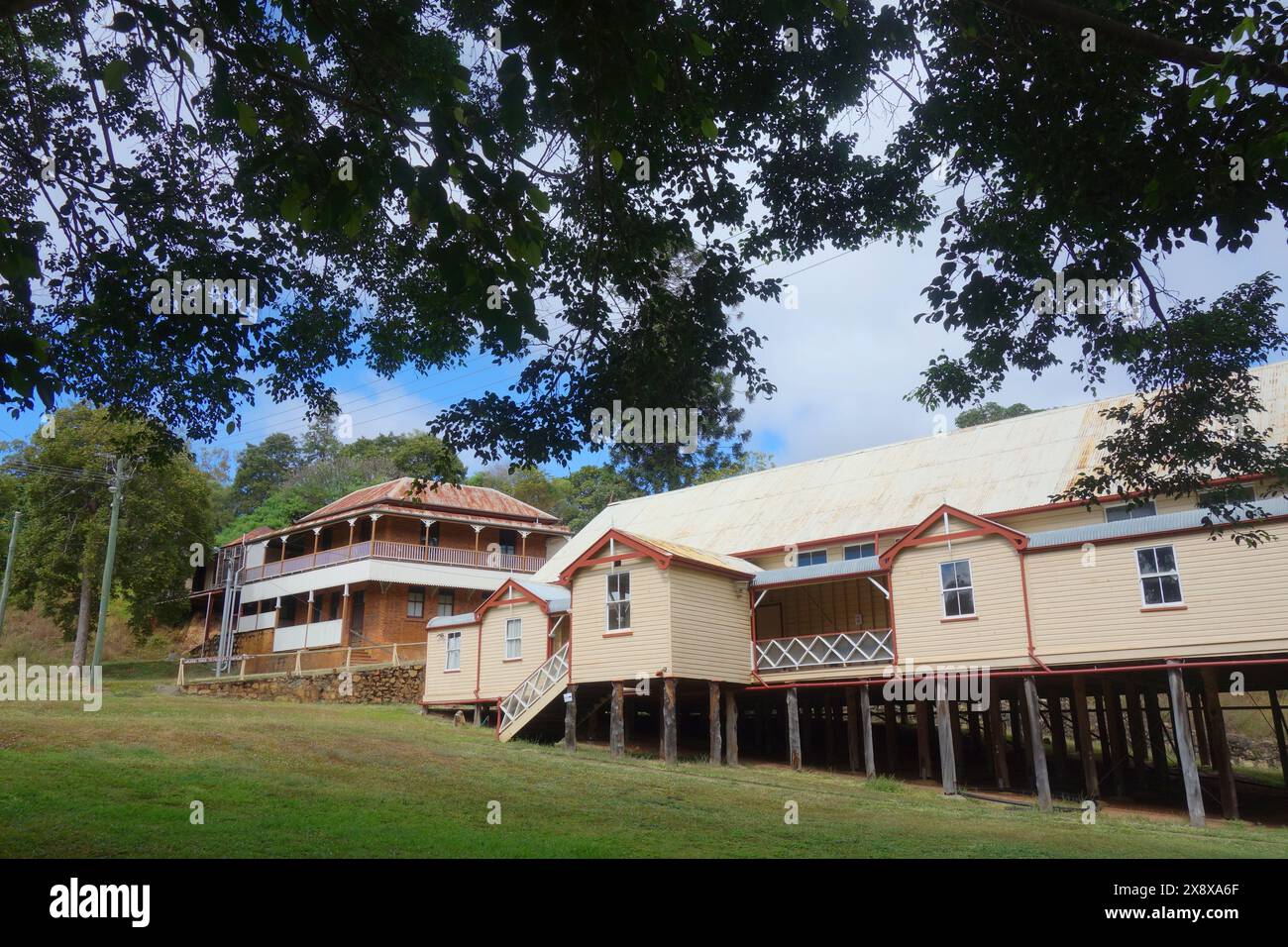 Bâtiments historiques à Irvinebank, une ville minière abandonnée dans l'extrême nord du Queensland, Australie. Pas de PR Banque D'Images