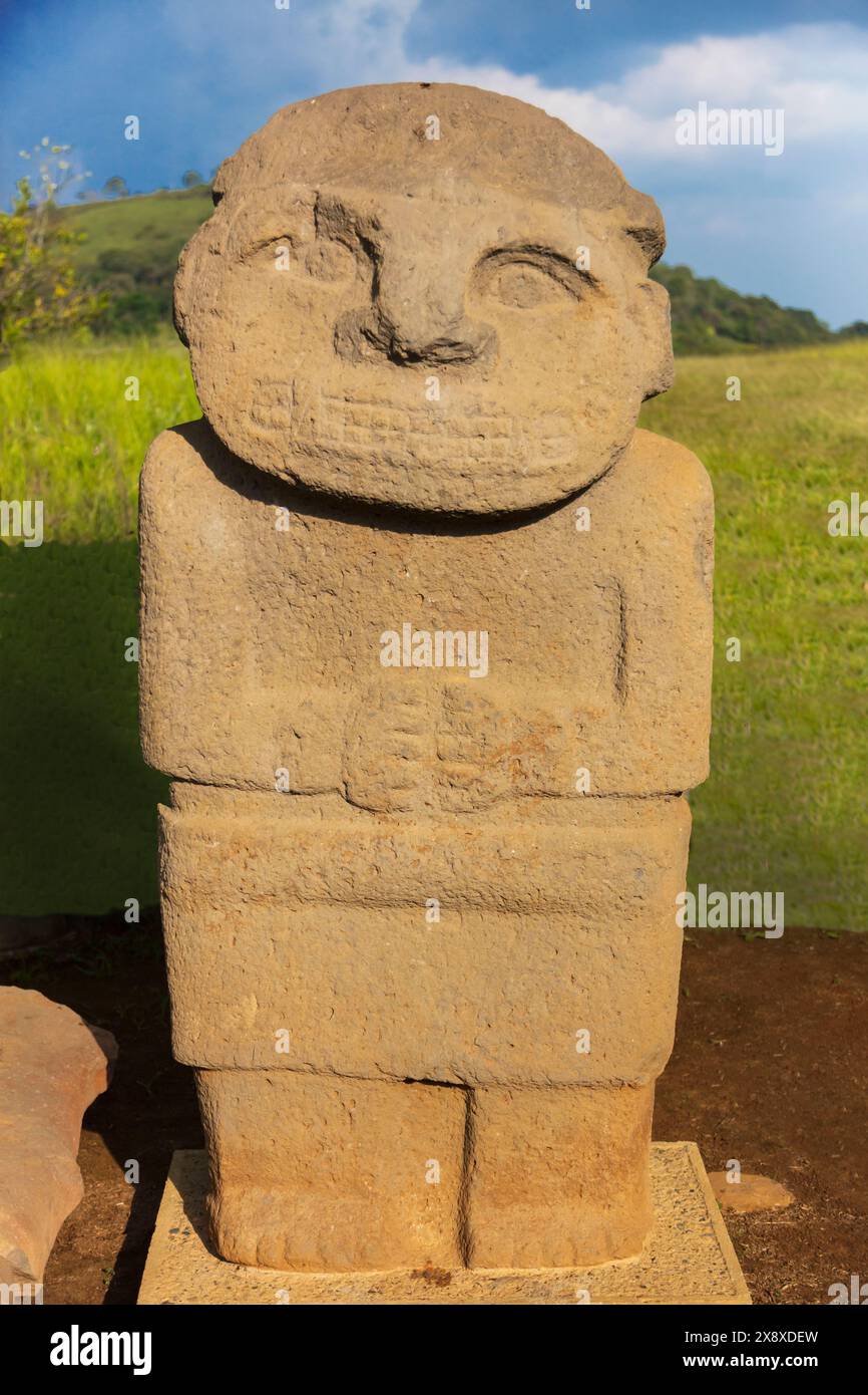 Sculptures en pierre vieilles de deux mille ans dans le site archéologique de la Pelota - San Augustin, Colombie Banque D'Images