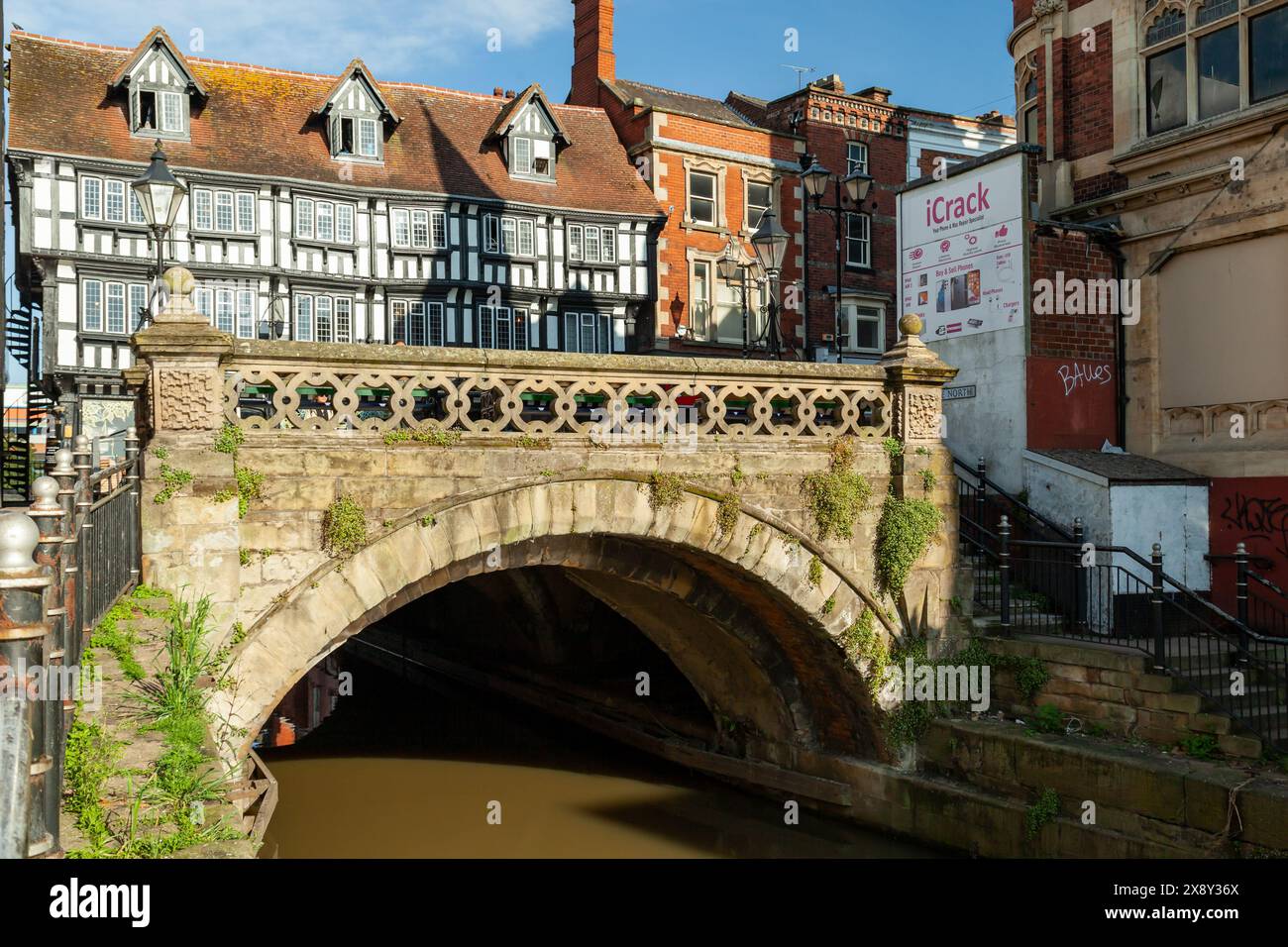 Matinée à High Bridge dans le centre-ville de Lincoln, Angleterre. Banque D'Images