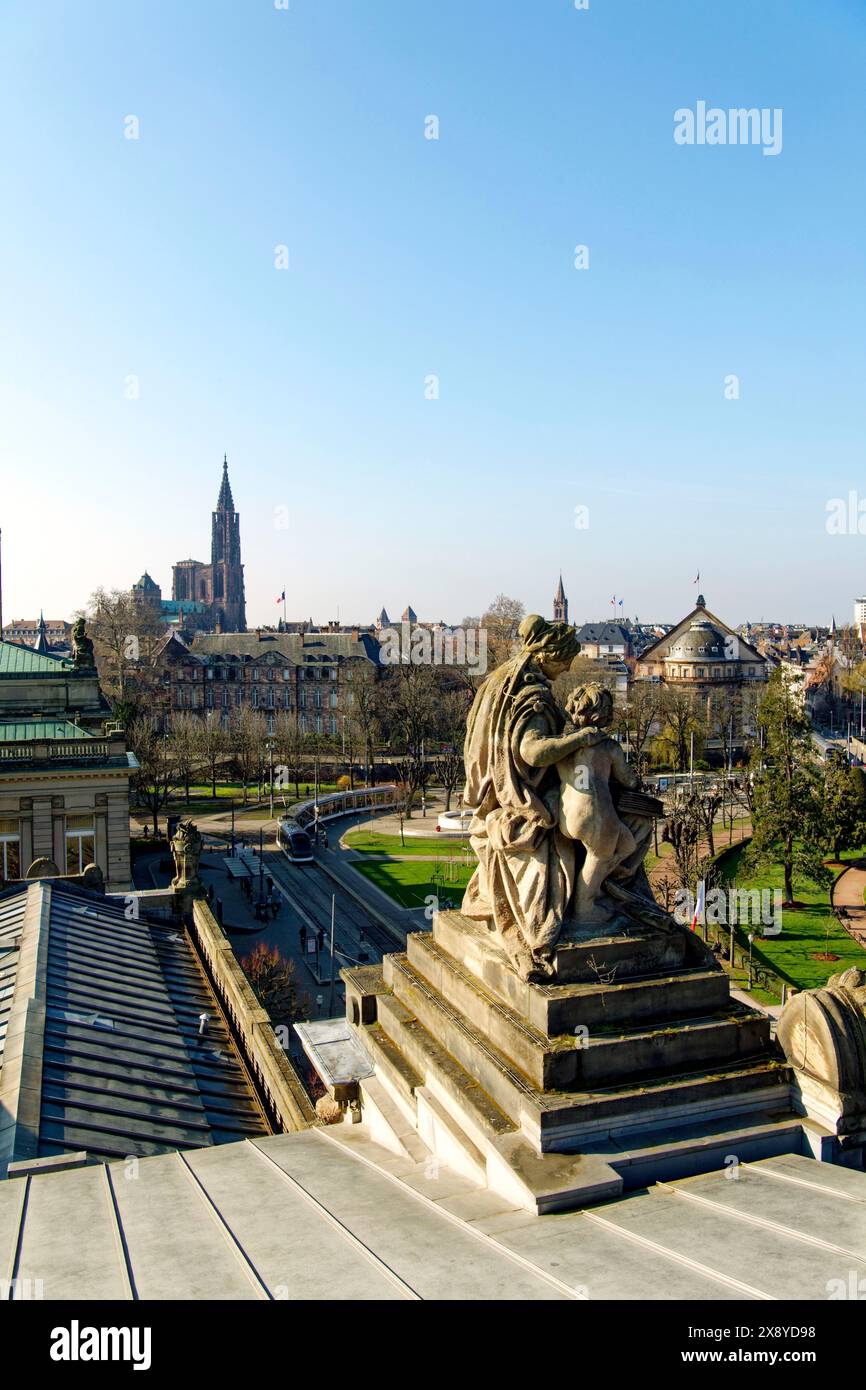 La France, Bas Rhin, Strasbourg, vieille ville classée au Patrimoine Mondial de l'UNESCO, la cathédrale de Notre Dame Banque D'Images