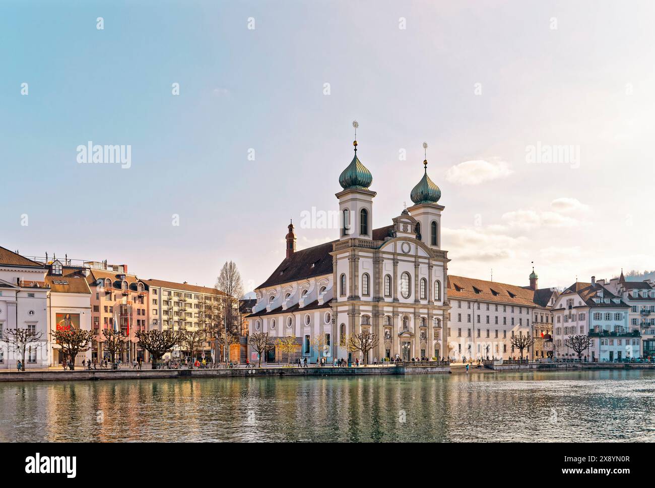 Suisse, canton de Lucerne, Lucerne, église jésuite de Lucerne (Jesuitenkirche) ou église Saint-François-Xavier, église catholique baroque, construite Banque D'Images