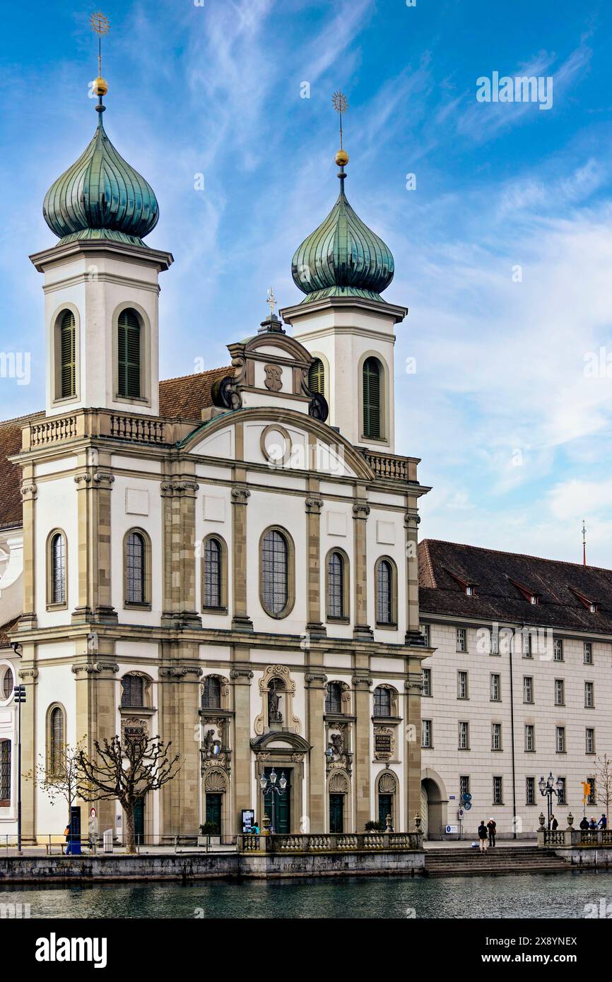 Suisse, canton de Lucerne, Lucerne, église jésuite de Lucerne (Jesuitenkirche) ou église Saint-François-Xavier, église catholique baroque, construite Banque D'Images