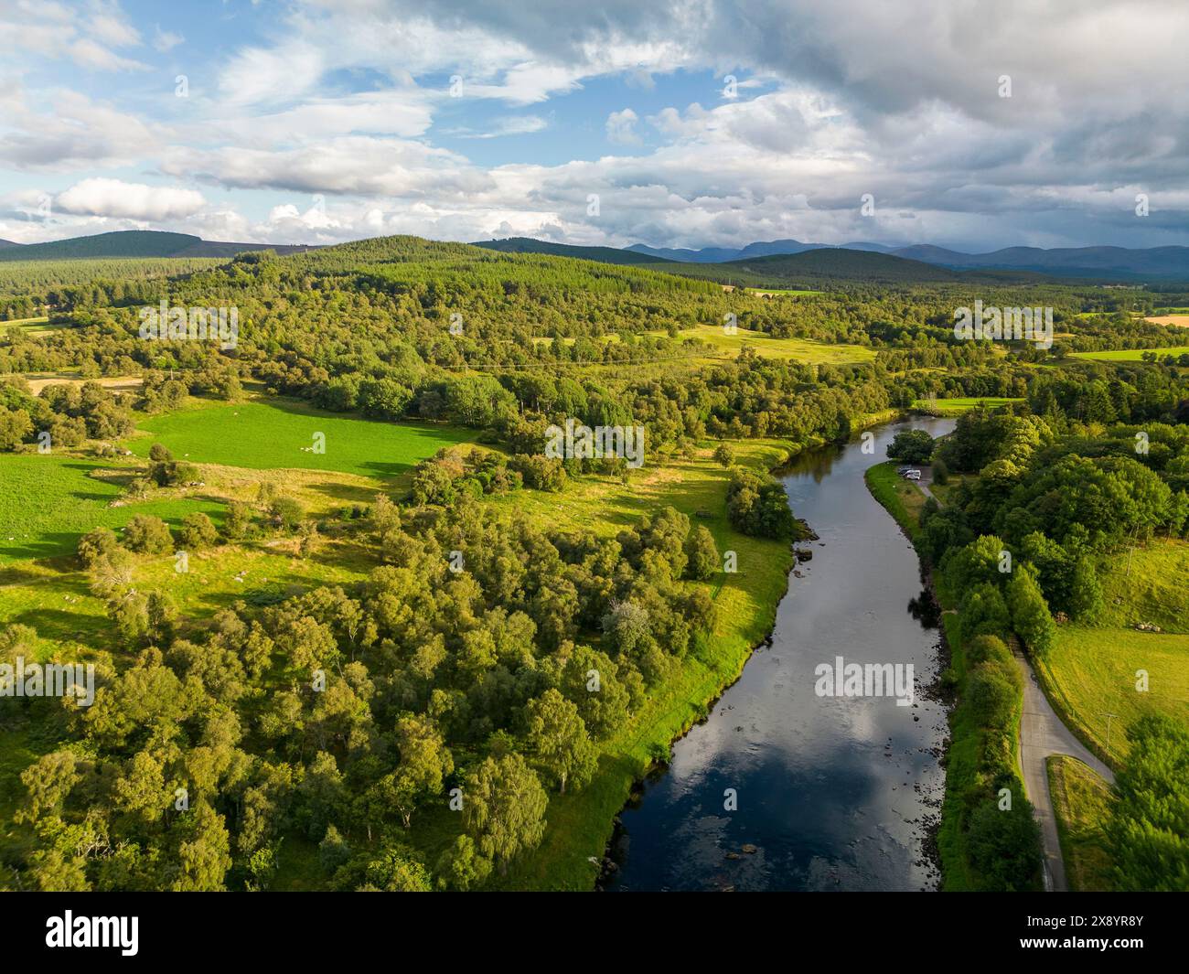 Écosse, Highlands, parc national de Cairngorms, Grantown-on-Spey, campagne autour de la rivière Spey (vue aérienne) Banque D'Images