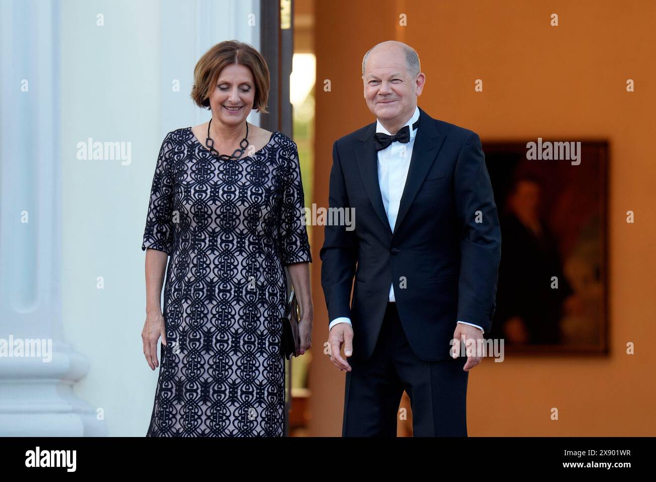 OLAF Scholz mit Ehefrau Britta Ernst BEI der Ankunft zum Staatsbankett zu Ehren des Staatspräsidenten der Französischen Republik im Schloss Bellevue. Berlin, 26.05.2024 Banque D'Images