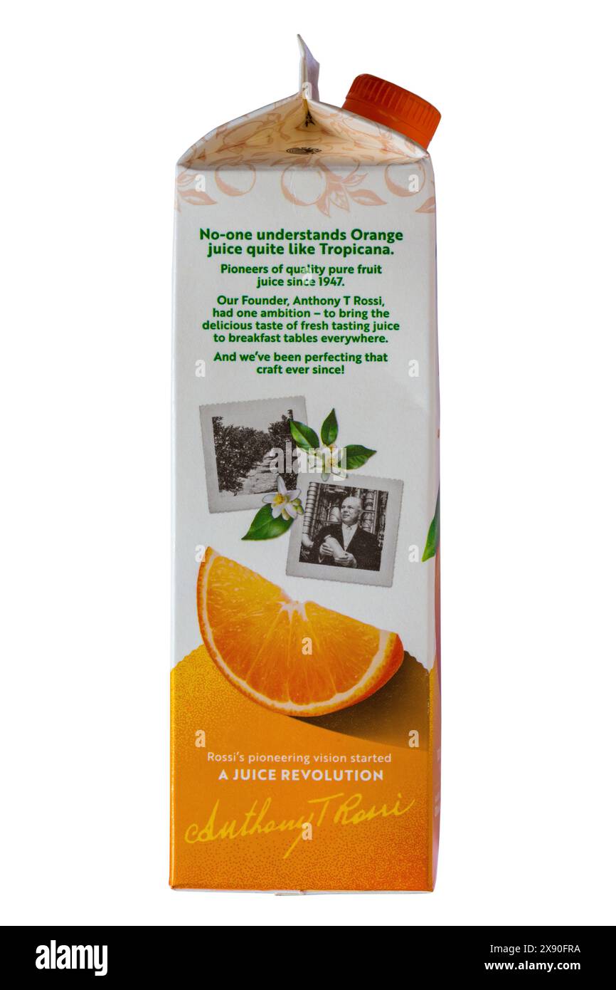 Informations sur le côté du carton de Tropicana Extra Pulpy Orange avec des bits plus juteux isolés sur fond blanc Banque D'Images