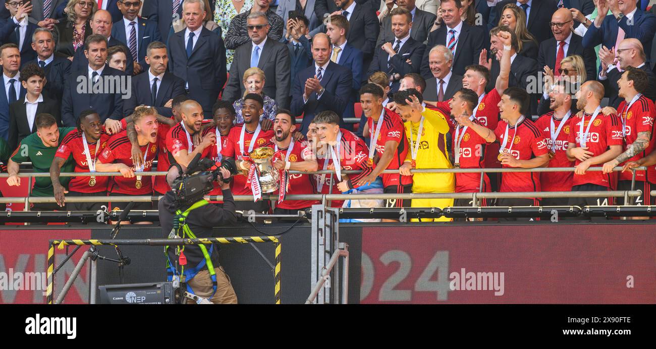 25 mai 2024 - Manchester City v Manchester United v - FA Cup final - Wembley. Manchester United célèbre sa victoire lors de la finale de la FA Cup 2024. Image : Mark pain / Alamy Live News Banque D'Images