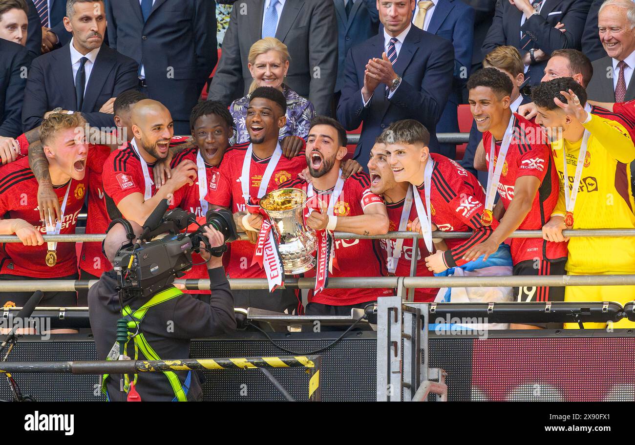 25 mai 2024 - Manchester City v Manchester United v - FA Cup final - Wembley. Manchester United célèbre sa victoire lors de la finale de la FA Cup 2024. Image : Mark pain / Alamy Live News Banque D'Images