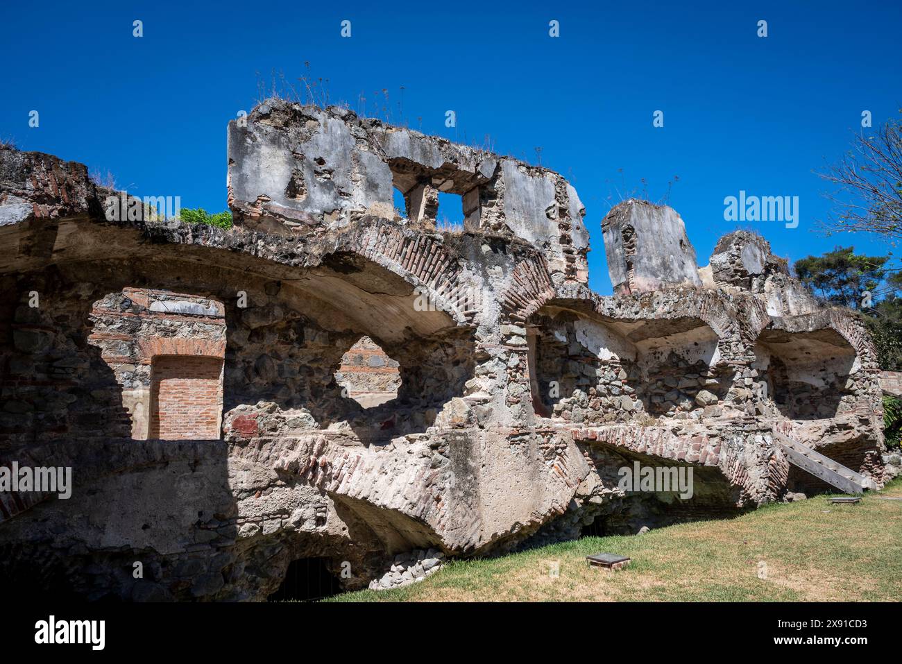 Ruines du couvent de San Francisco el Grande, un couvent franciscain achevé au début du XVIIIe siècle et détruit lors du tremblement de terre de 1773, Ant Banque D'Images