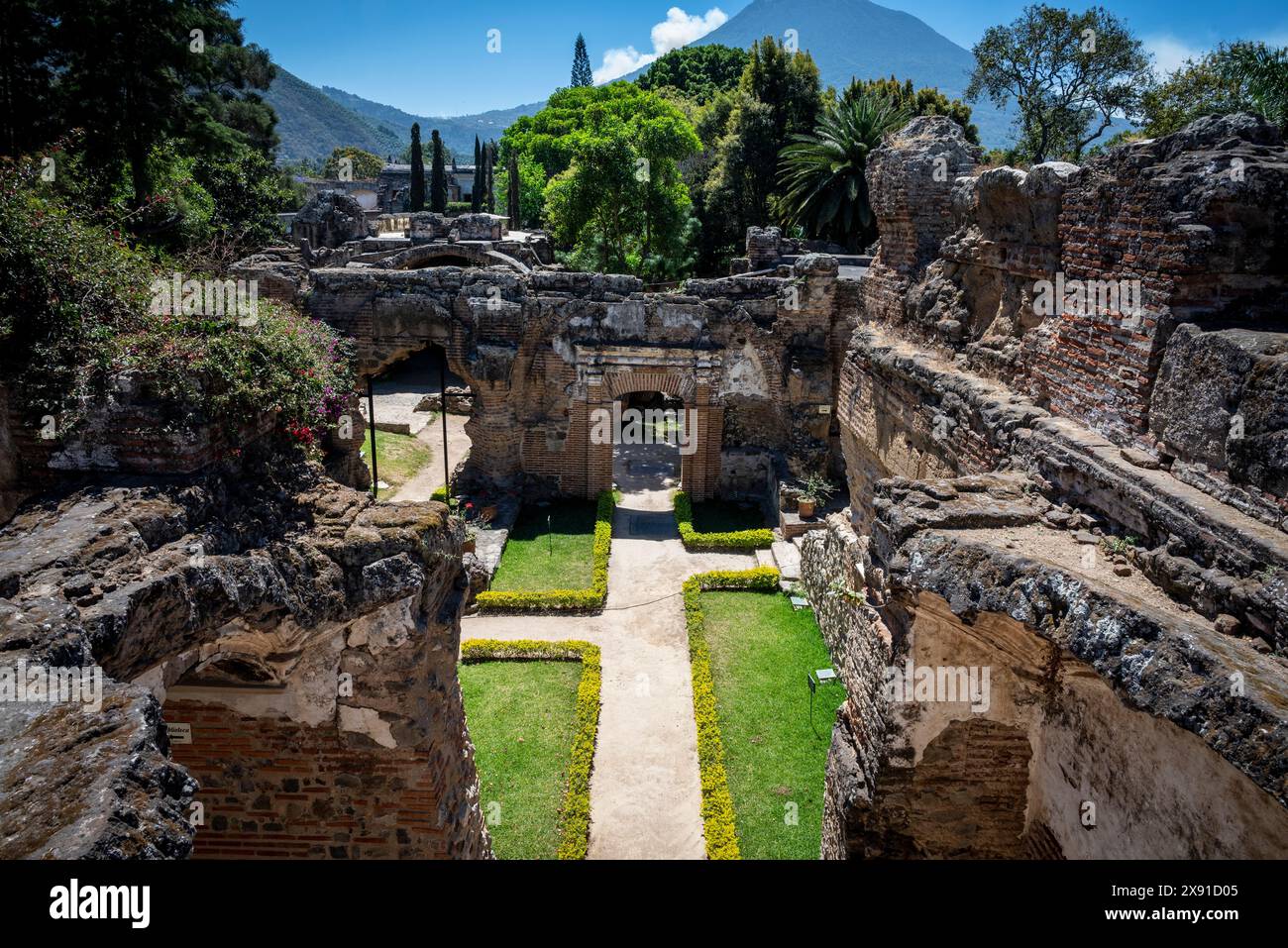 Ruines du couvent de San Francisco el Grande, un couvent franciscain achevé au début du XVIIIe siècle et détruit lors du tremblement de terre de 1773, Ant Banque D'Images