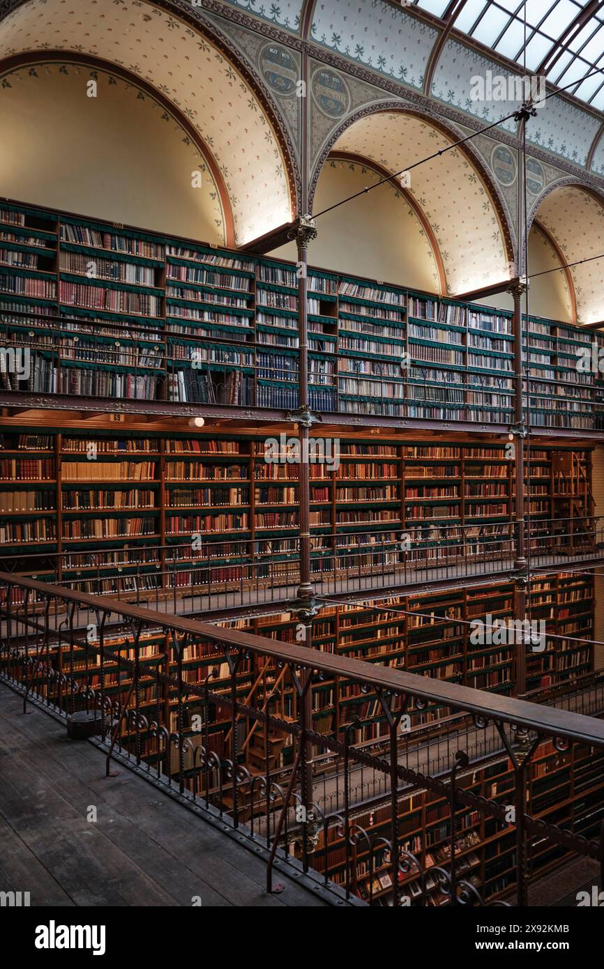 Pays-Bas, Amsterdam - 10 avril 2024 : la bibliothèque de recherche Rijksmuseum possède la bibliothèque d'histoire de l'art la plus vaste des pays-Bas Banque D'Images