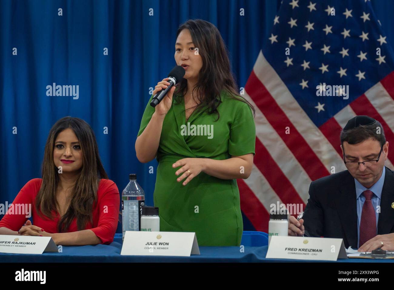 New York, États-Unis. 28 mai 2024. NEW YORK, NEW YORK - MAI 28 : Julie Won, membre du conseil municipal de New York, prend la parole lors d'un événement de conversation communautaire à la Frank Sinatra School of the Arts High School, Astoria, le 28 mai 2024 dans le Queens Borough de New York. Crédit : Ron Adar/Alamy Live News Banque D'Images