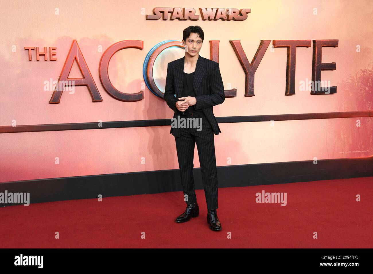 Manny Jacinto BEI der Premiere der Disney Serie Star Wars : The acolyte im Odeon luxe Leicester Square. Londres, 28.05.2024 *** Manny Jacinto à la première de la série Disney Star Wars The Acolyte à l'Odeon luxe Leicester Square Londres, 28 05 2024 Foto:xS.xVasx/xFuturexImagex Acolyte 4601 Banque D'Images