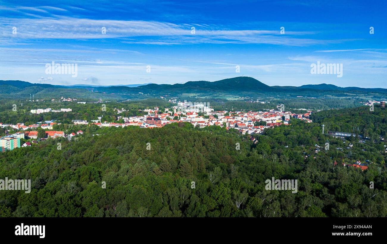 au-dessus, aérien, architecture, attraction, au-dessous, bâtiments, ville, coexistence, commercial, communauté, drone, est, altitude, environnement, europe, e Banque D'Images