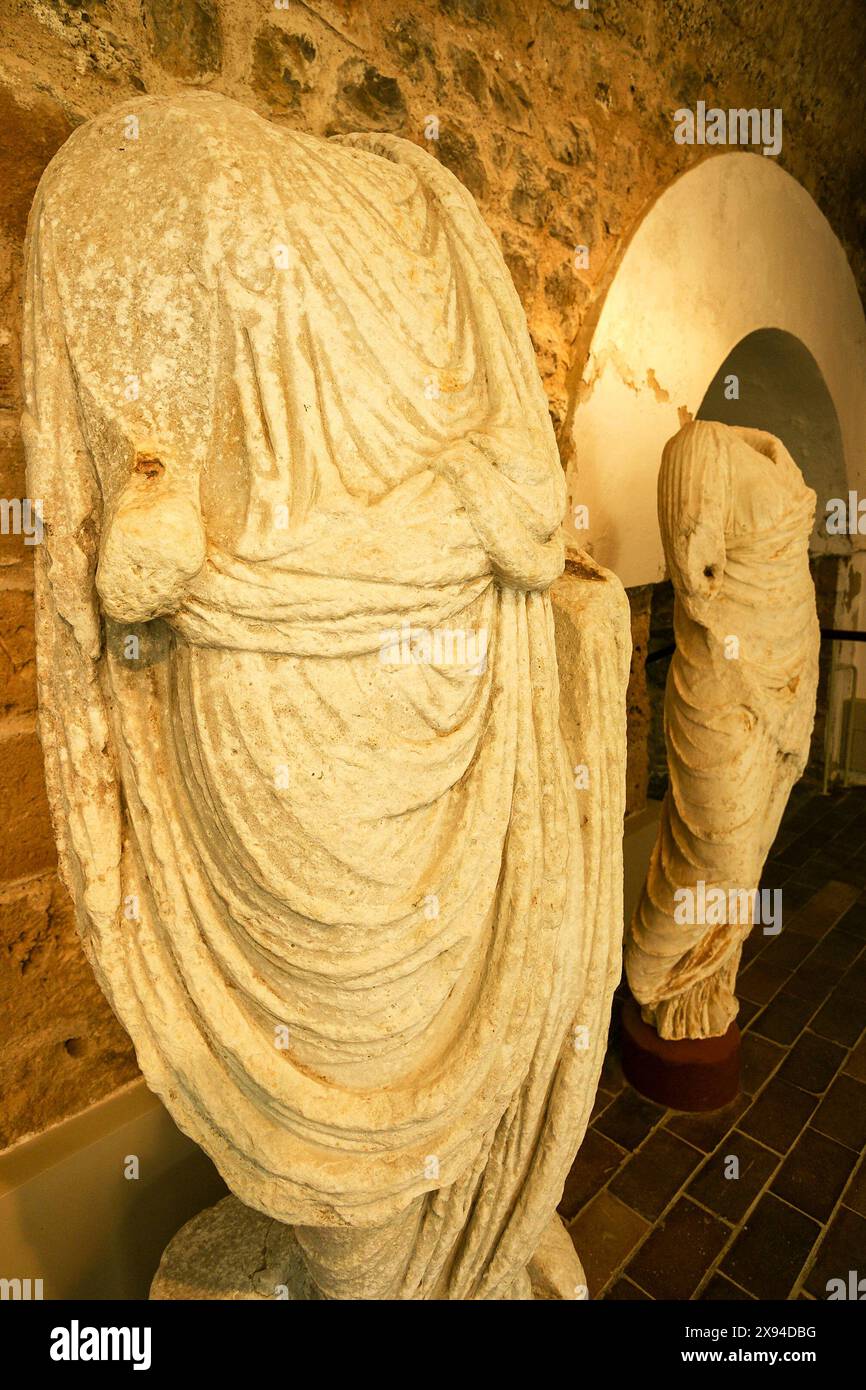 Statue avec toge (ss Ia.C-ID.C)Museo arqueologico.Eivissa.Ibiza.Islas Pitiusas.Baleares.Spain. Banque D'Images