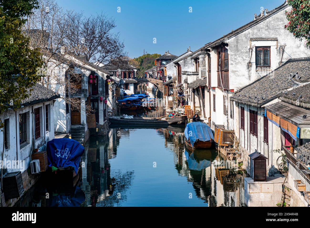 Canal d'eau, ville d'eau de Zhouzhuang, Jiangsu, Chine, Asie Banque D'Images Canal d'eau, ville d'eau de Zhouzhuang, Jiangsu, Chine, Asie Banque D'Images