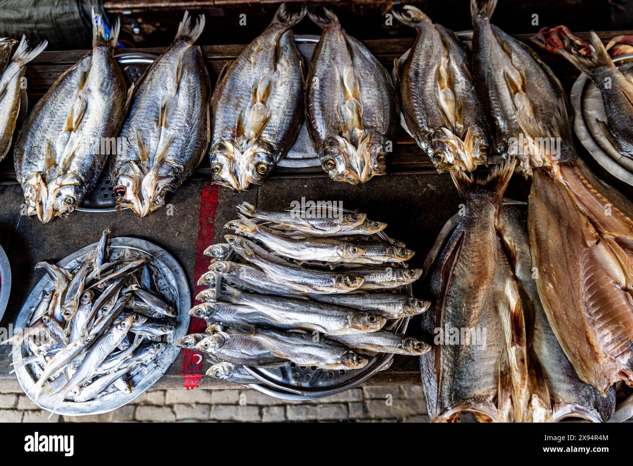 Poisson à vendre, Zhouzhuang Water Town, Jiangsu, Chine, Asie Banque D'Images