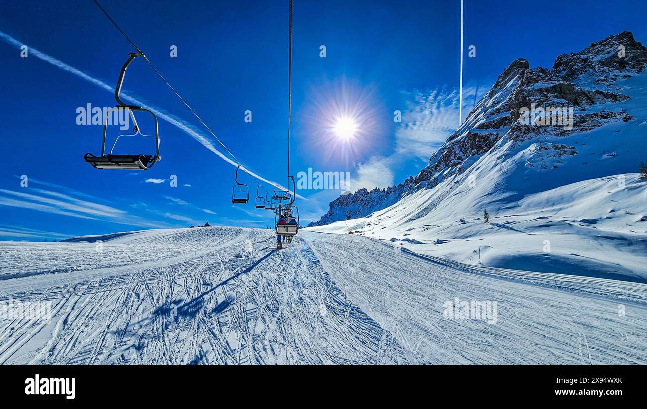 Remontée mécanique, sports d'hiver, Dolomites, Italie, Europe Banque D'Images