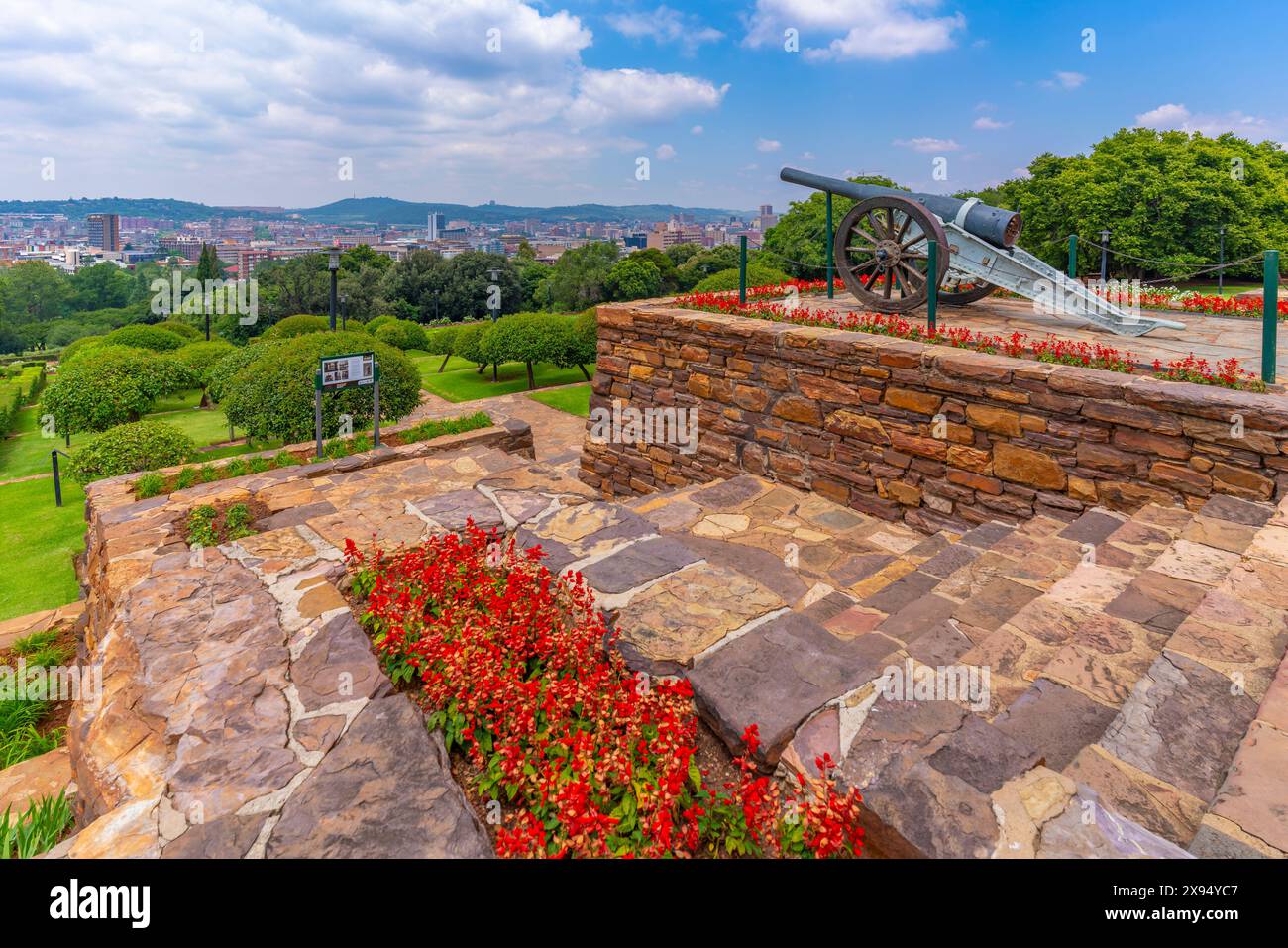 Vue de Pretoria skyline et Union Buildings Gardens depuis Union Buildings, Pretoria Central, Pretoria, Afrique du Sud, Afrique Banque D'Images