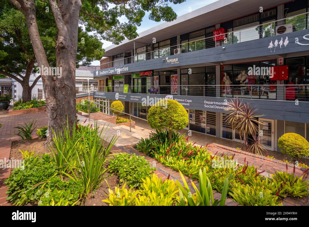 Vue des magasins dans le Demar Centre, Knysna Central, Knysna, Western Cape Province, Afrique du Sud, Afrique Banque D'Images
