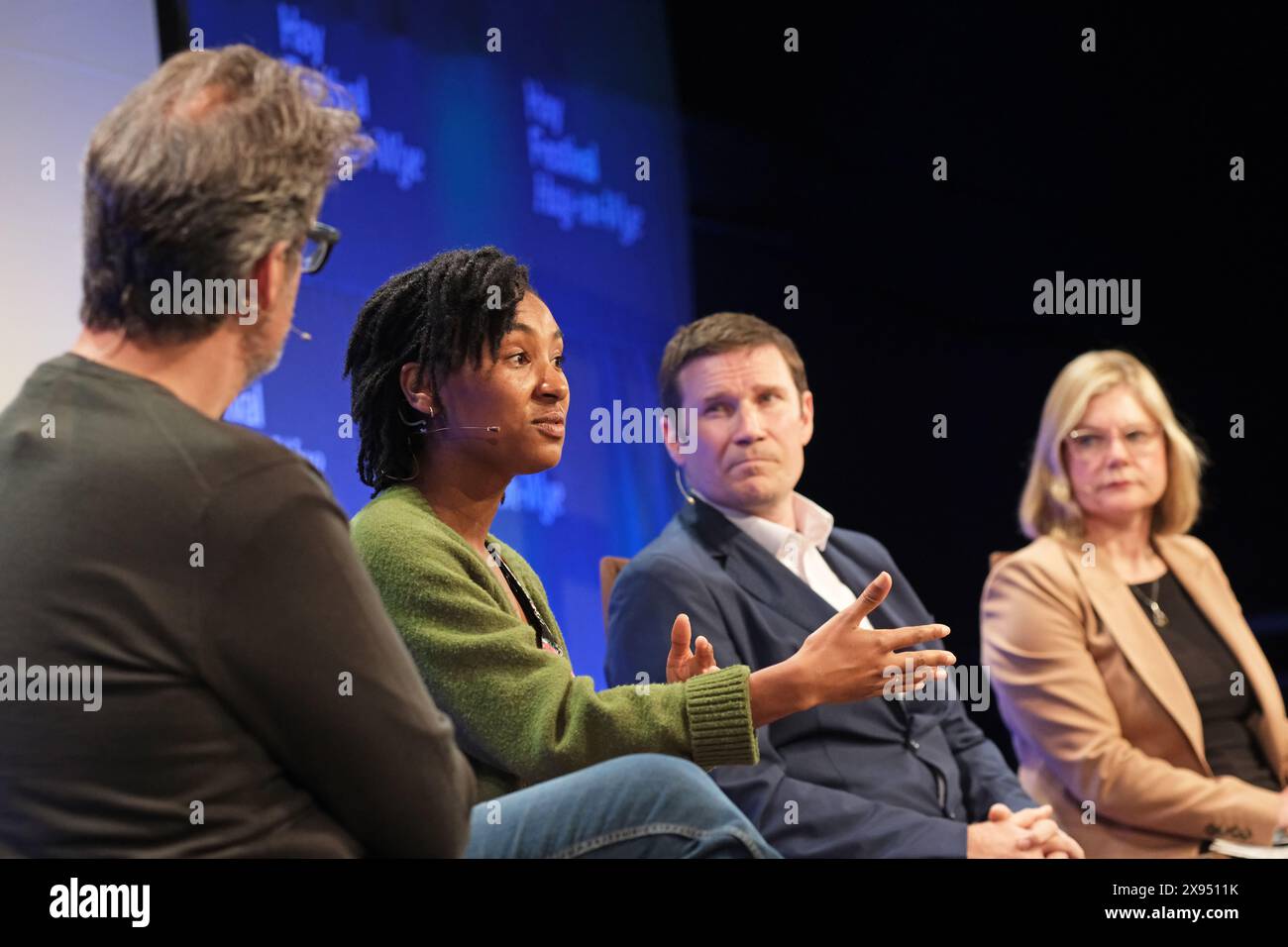 Hay Festival, Hay on Wye, Powys, pays de Galles, Royaume-Uni – mercredi 29 mai 2024 – Layal Liverpool journaliste scientifique et auteur sur scène parlant de la santé - photo Steven May / Alamy Live News Banque D'Images