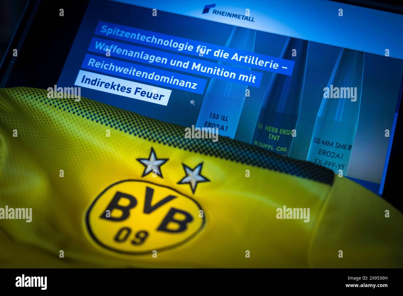 Photo symbolique la société d'armement Rheinmetall devient le nouveau sponsor du BVB Borussia Dortmund. Banque D'Images