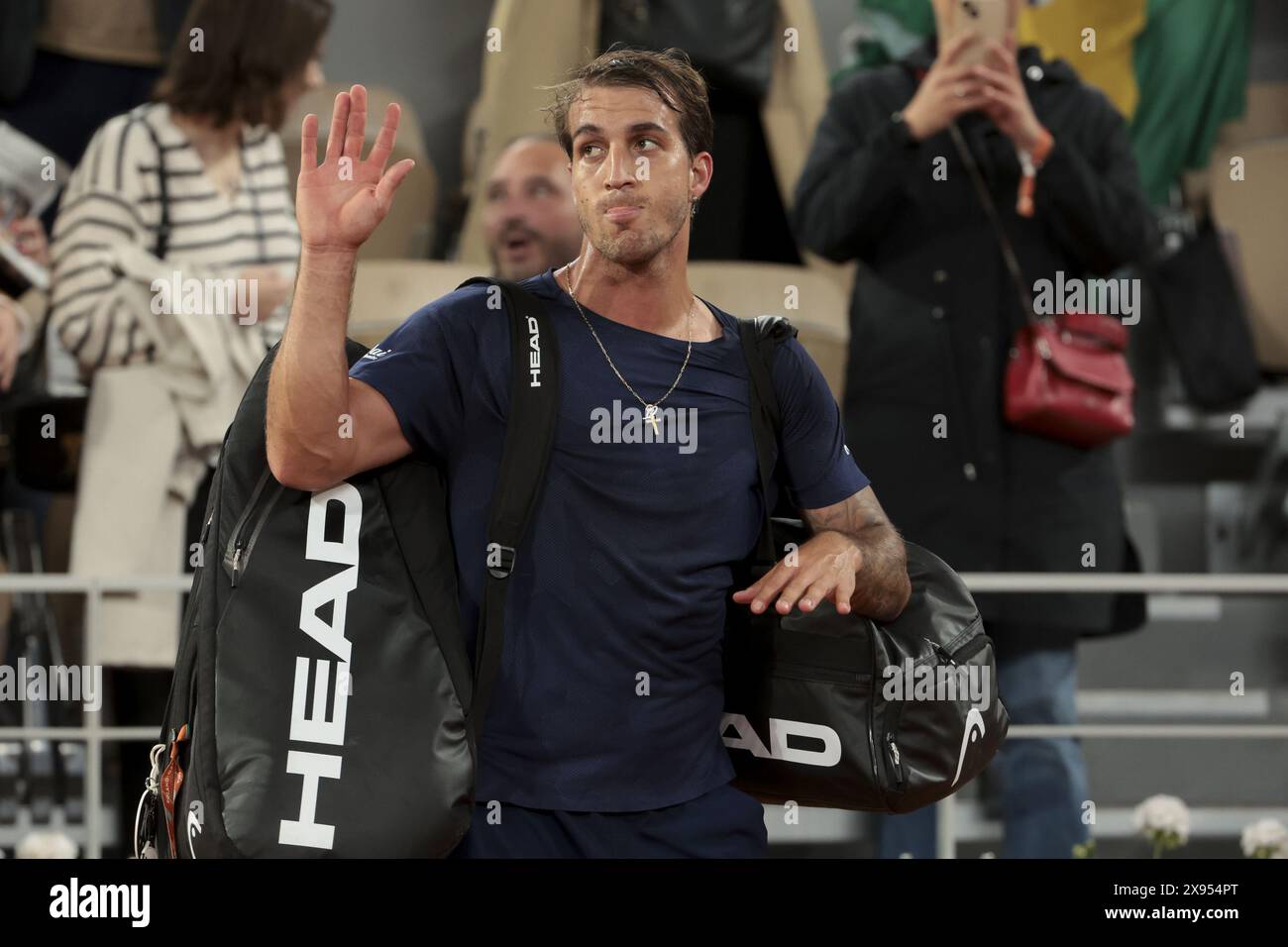 Felipe Meligeni Alves du Brésil pendant le jour 3 de l'Open de France 2024, Roland-Garros 2024, tournoi de tennis du Grand Chelem le 28 mai 2024 au stade Roland-Garros à Paris, France Banque D'Images