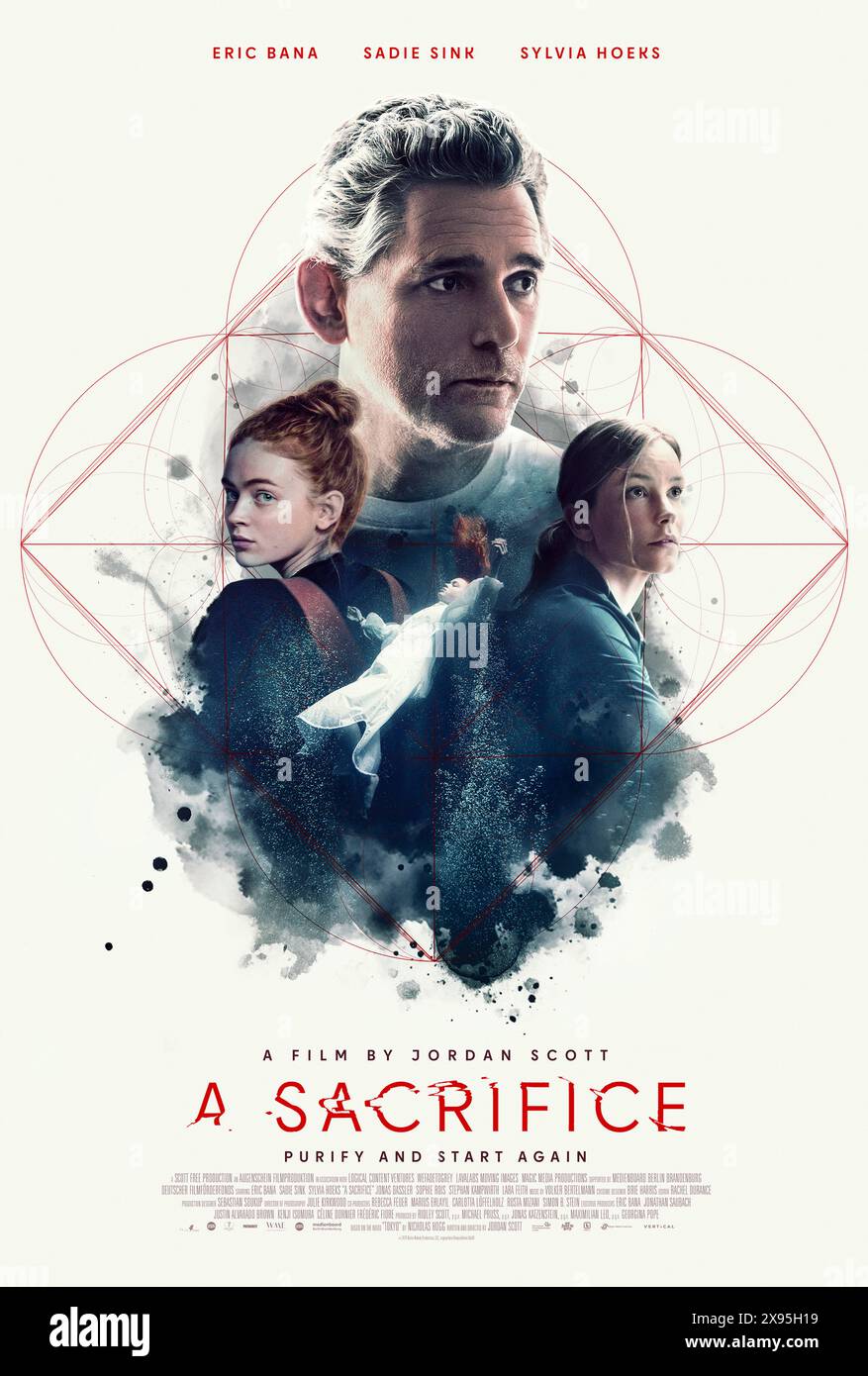 A sacrifice (2024) réalisé par Jordan Scott et mettant en vedette Eric Bana, Sadie Sink et Sylvia Hoeks. Le psychologue social américain Ben Monroe enquête sur un culte local lié à un événement troublant, tandis que sa fille est mêlée à un mystérieux garçon local. Affiche US One Sheet.***USAGE ÉDITORIAL SEULEMENT*** crédit : BFA / vertical Banque D'Images