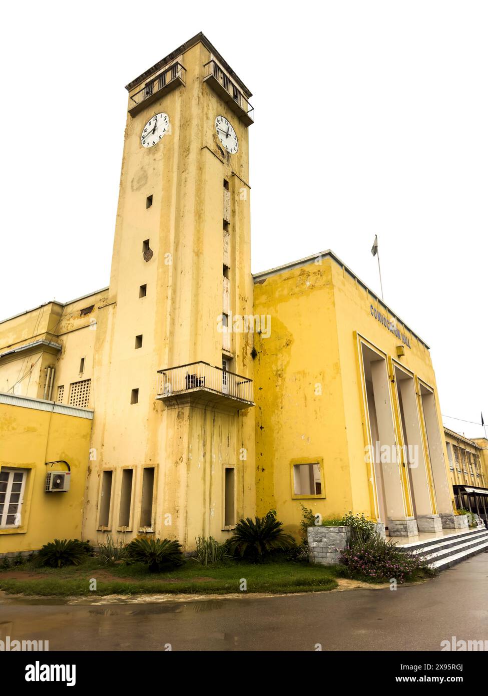 Salle de convocation de l'Université Peshawar et sa majestueuse tour de l'horloge. Banque D'Images